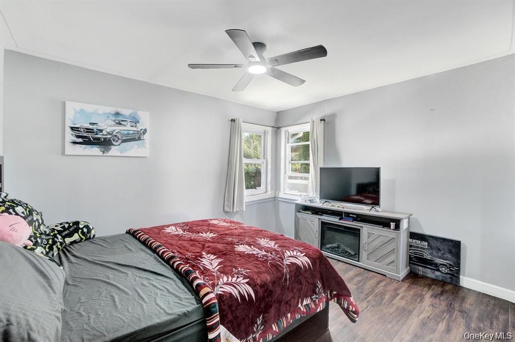 61 S Merrick Road Property Photo 15
