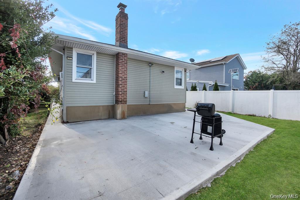 61 S Merrick Road Property Photo 27