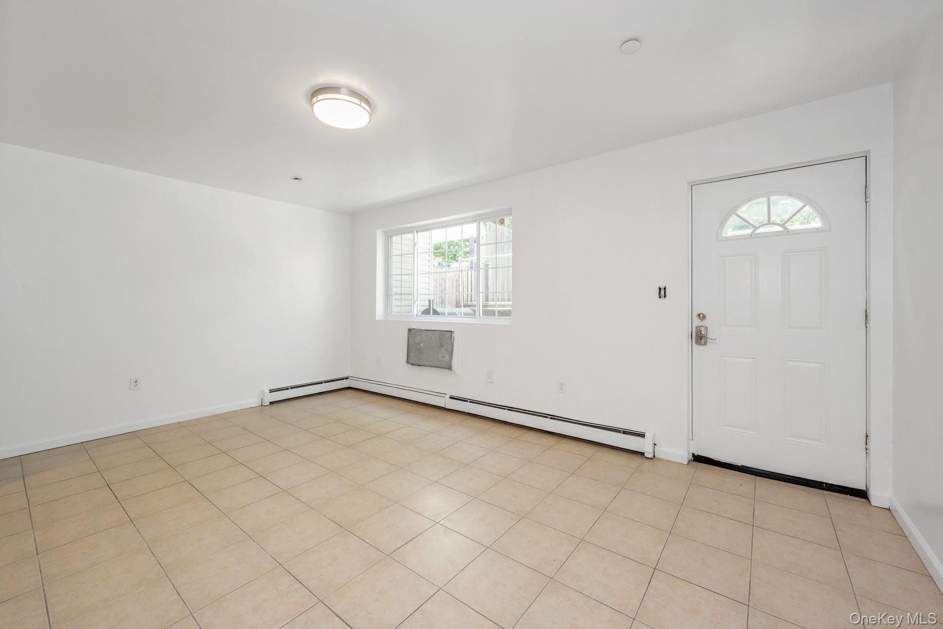 3313 Rombouts Avenue Property Photo 7