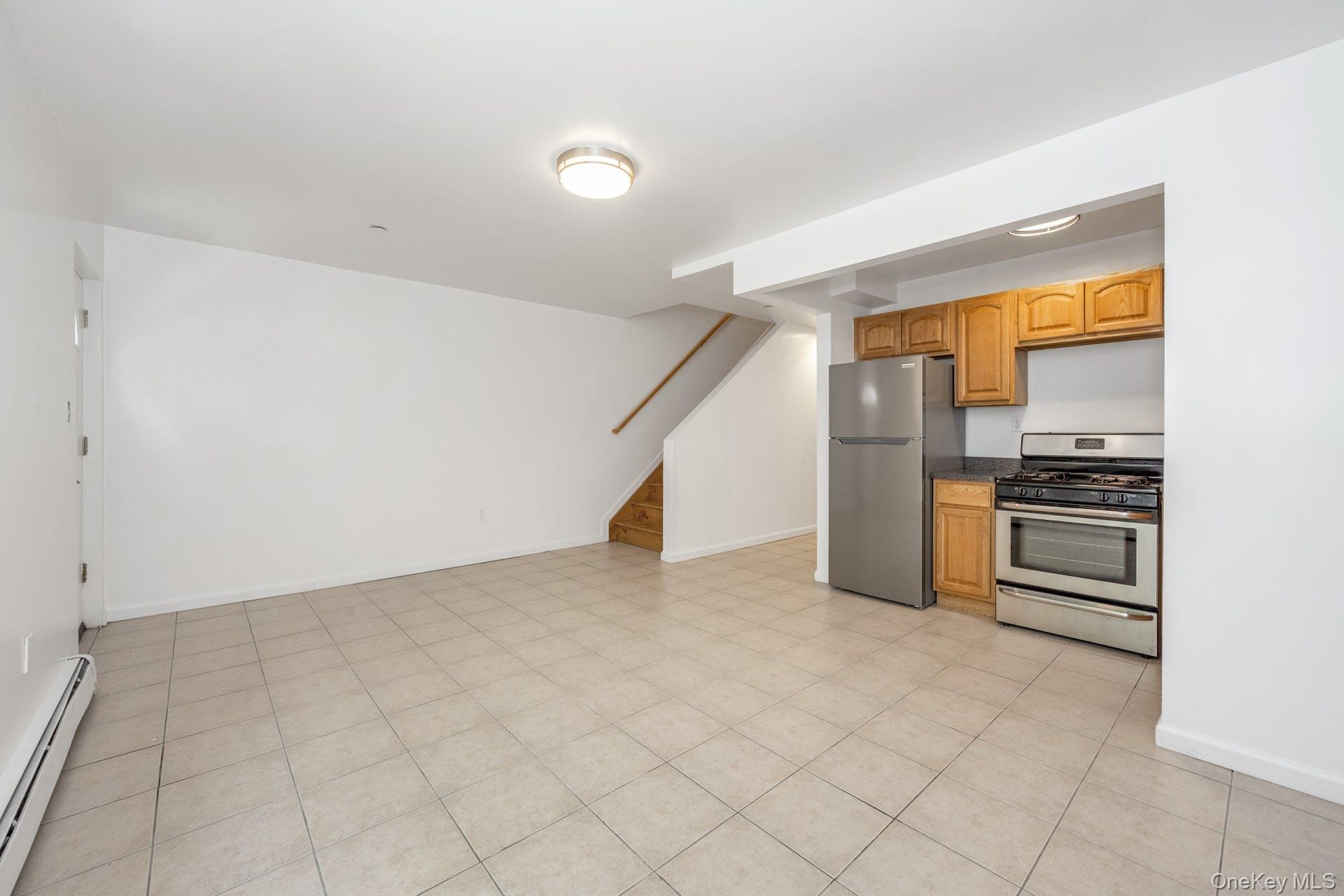 3313 Rombouts Avenue Property Photo 12