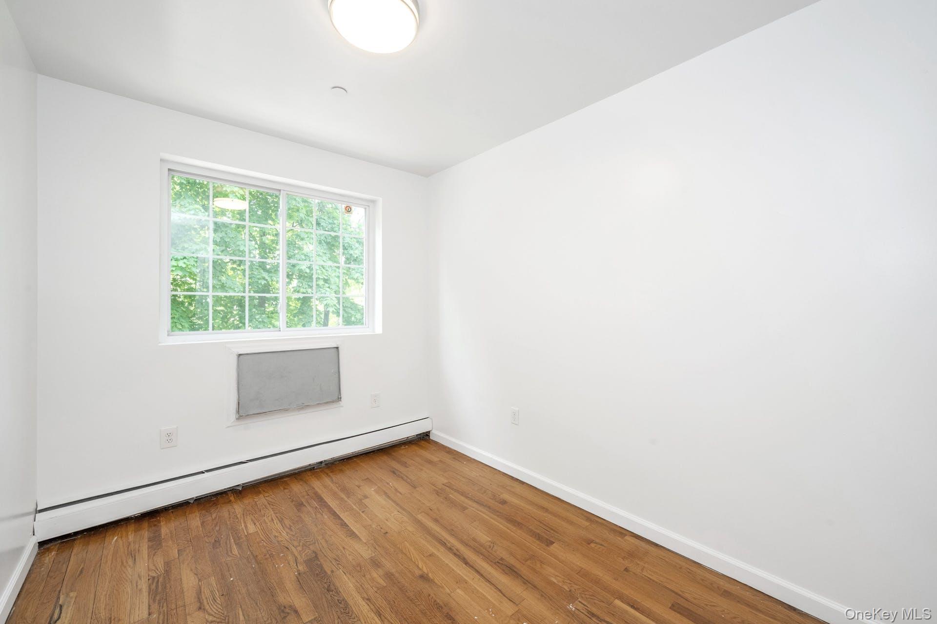 3313 Rombouts Avenue Property Photo 20