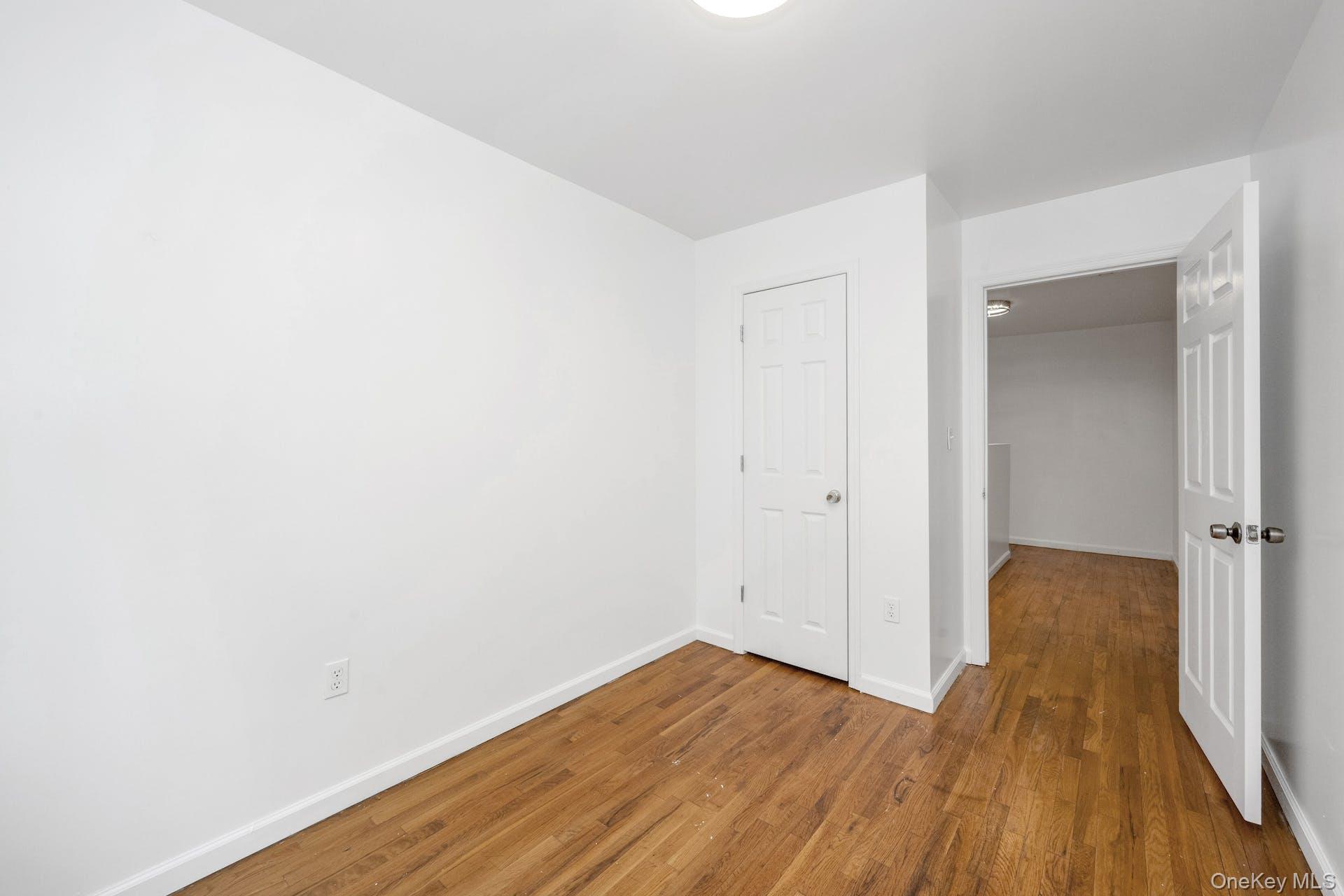 3313 Rombouts Avenue Property Photo 21