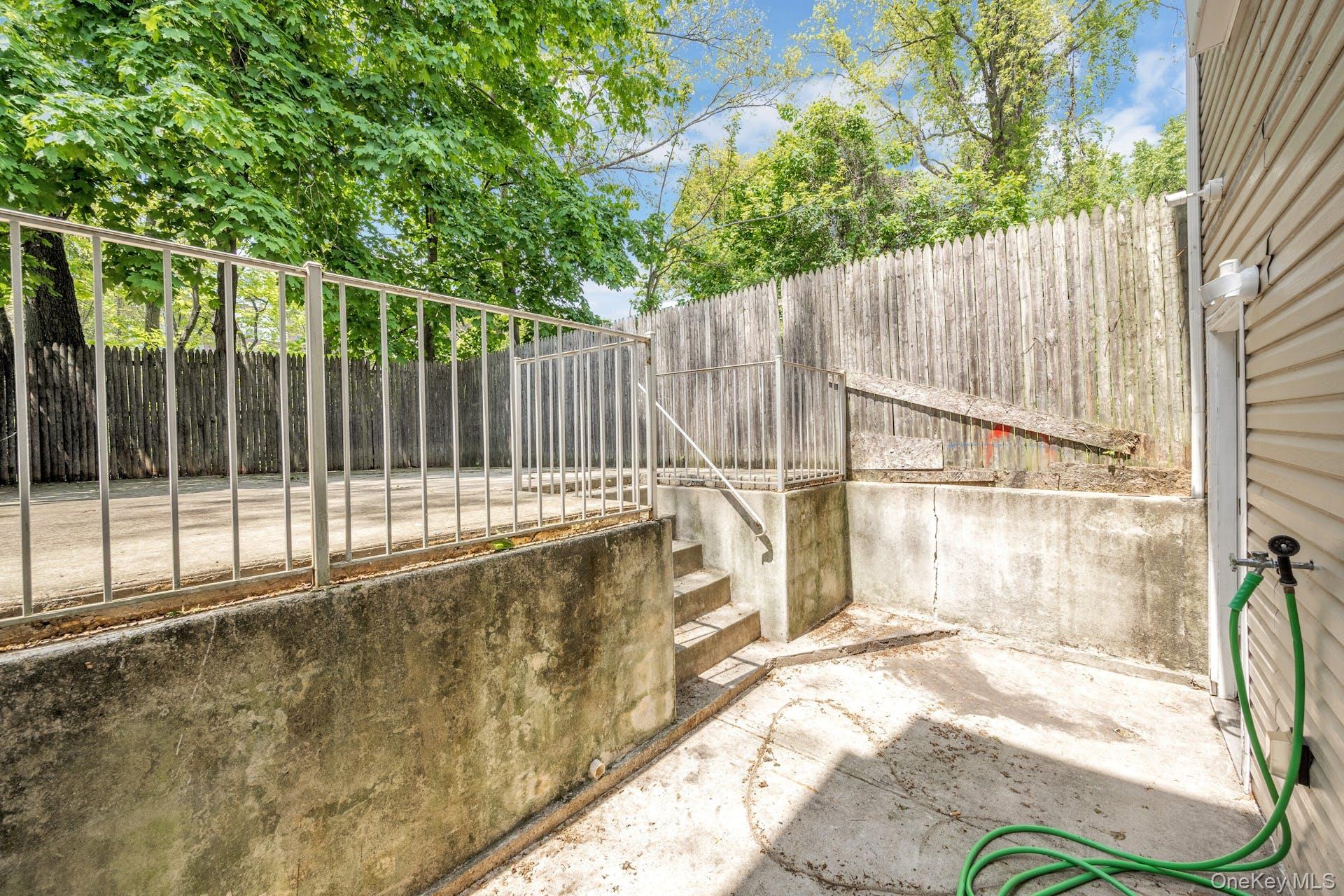 3313 Rombouts Avenue Property Photo 28
