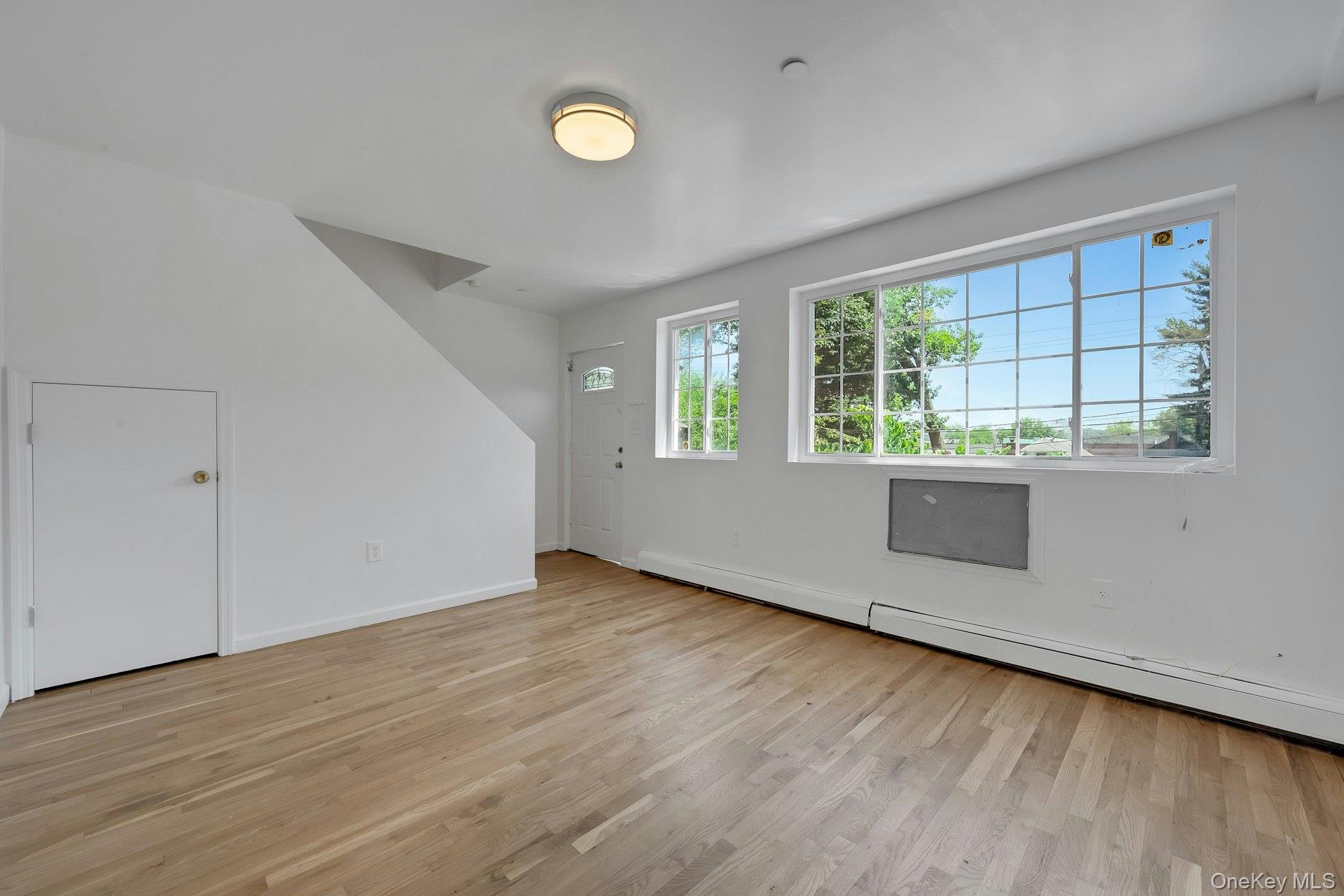 3313 Rombouts Avenue Property Photo 33