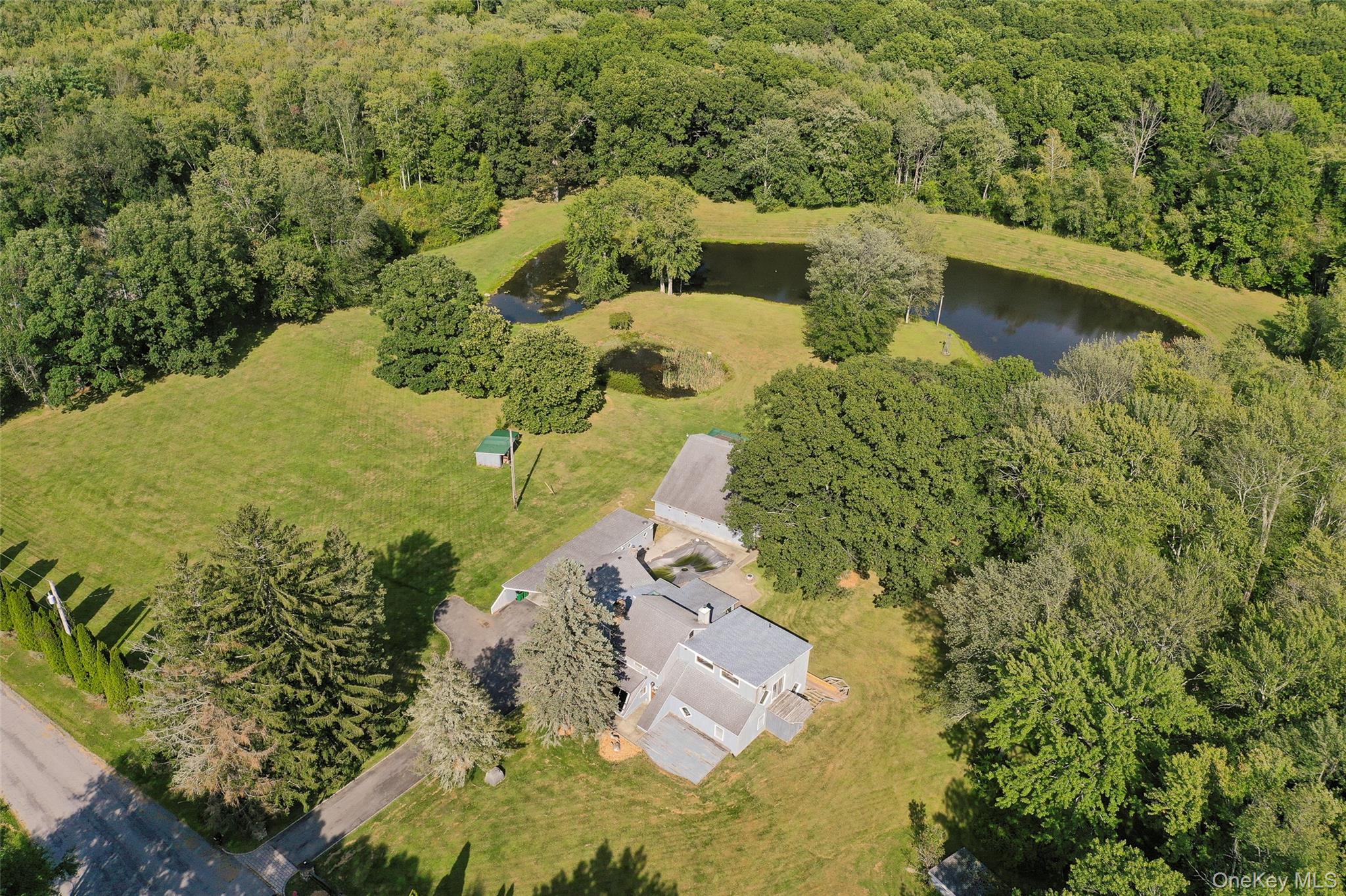 89 Deer Pond Road Property Photo 1