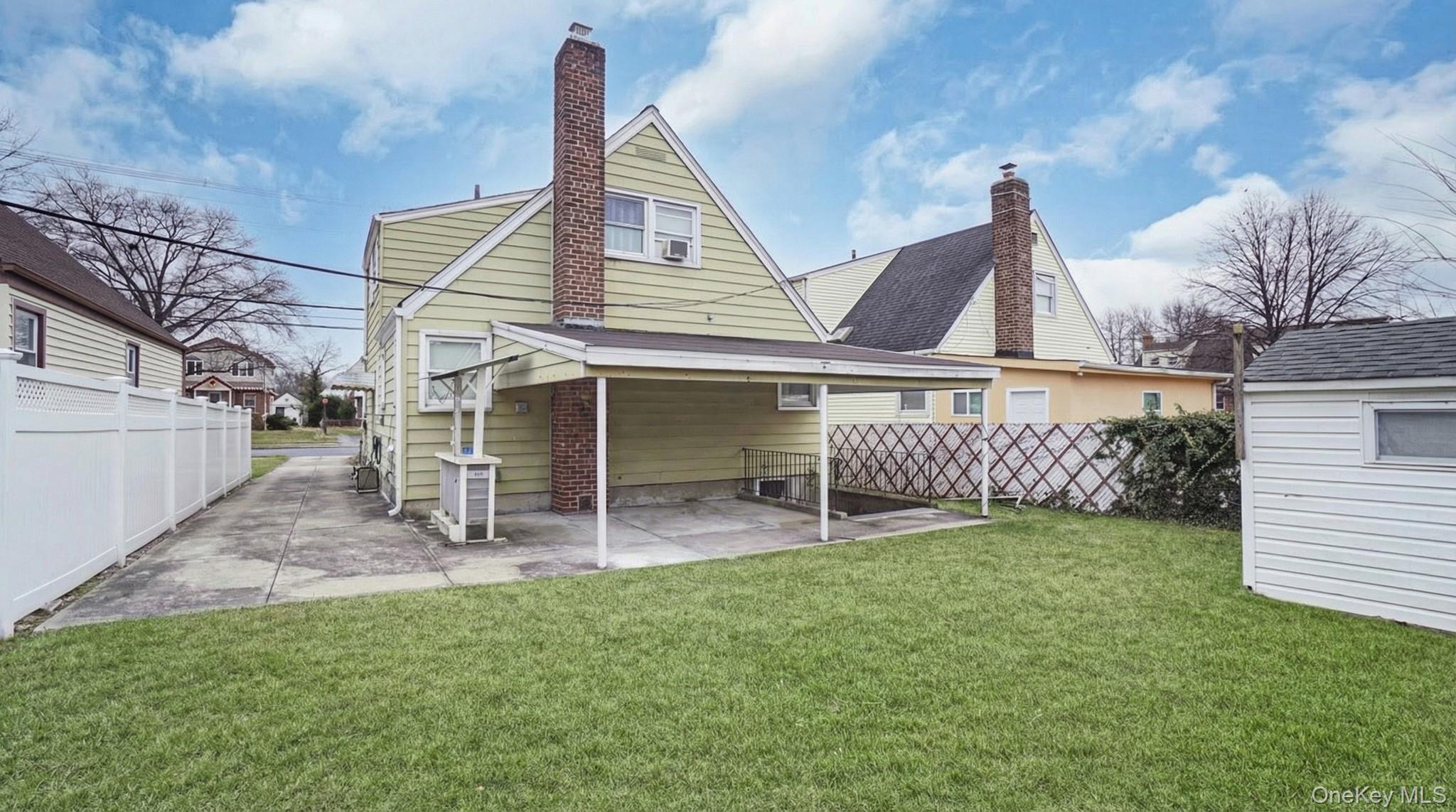 8268 Little Neck Parkway Property Photo 6