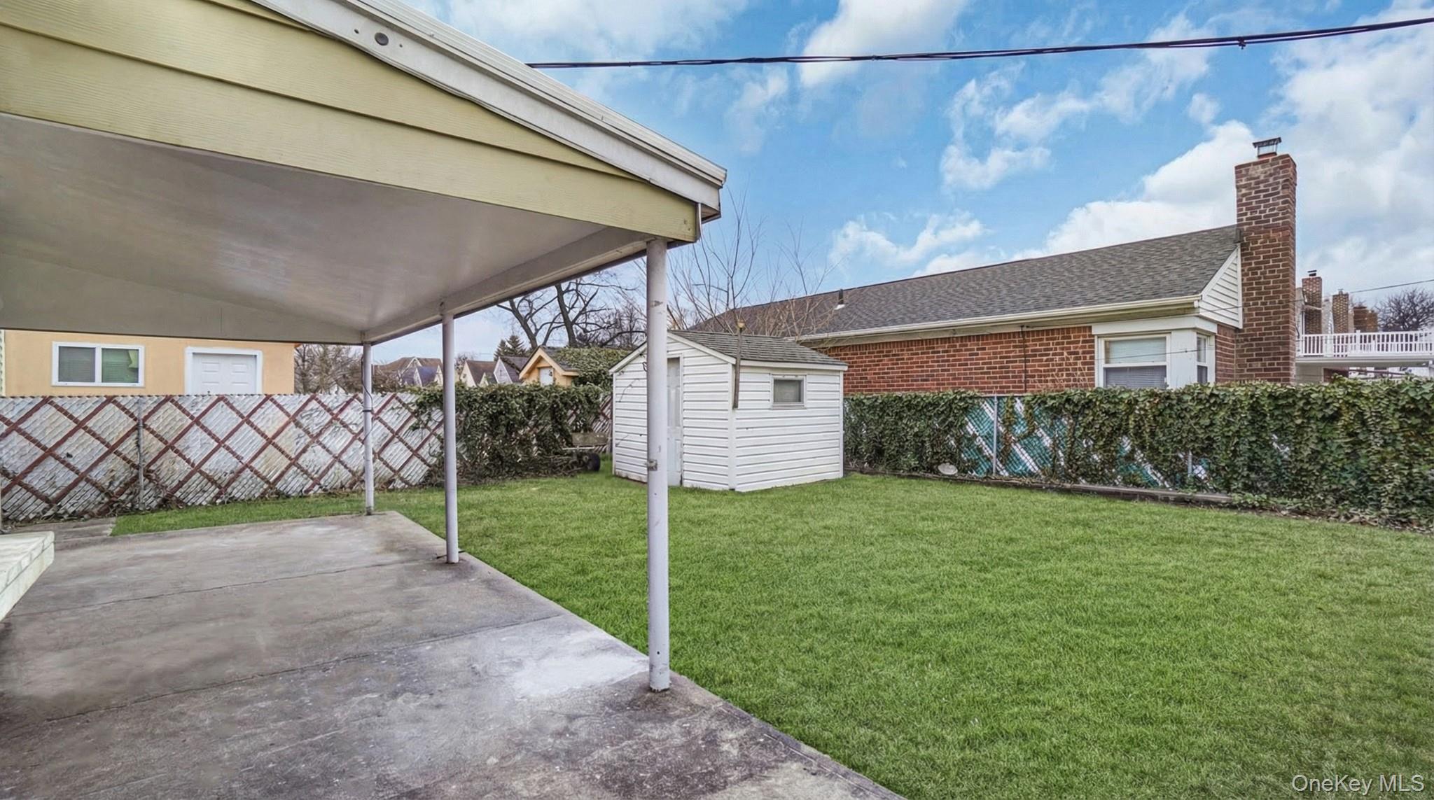 8268 Little Neck Parkway Property Photo 7