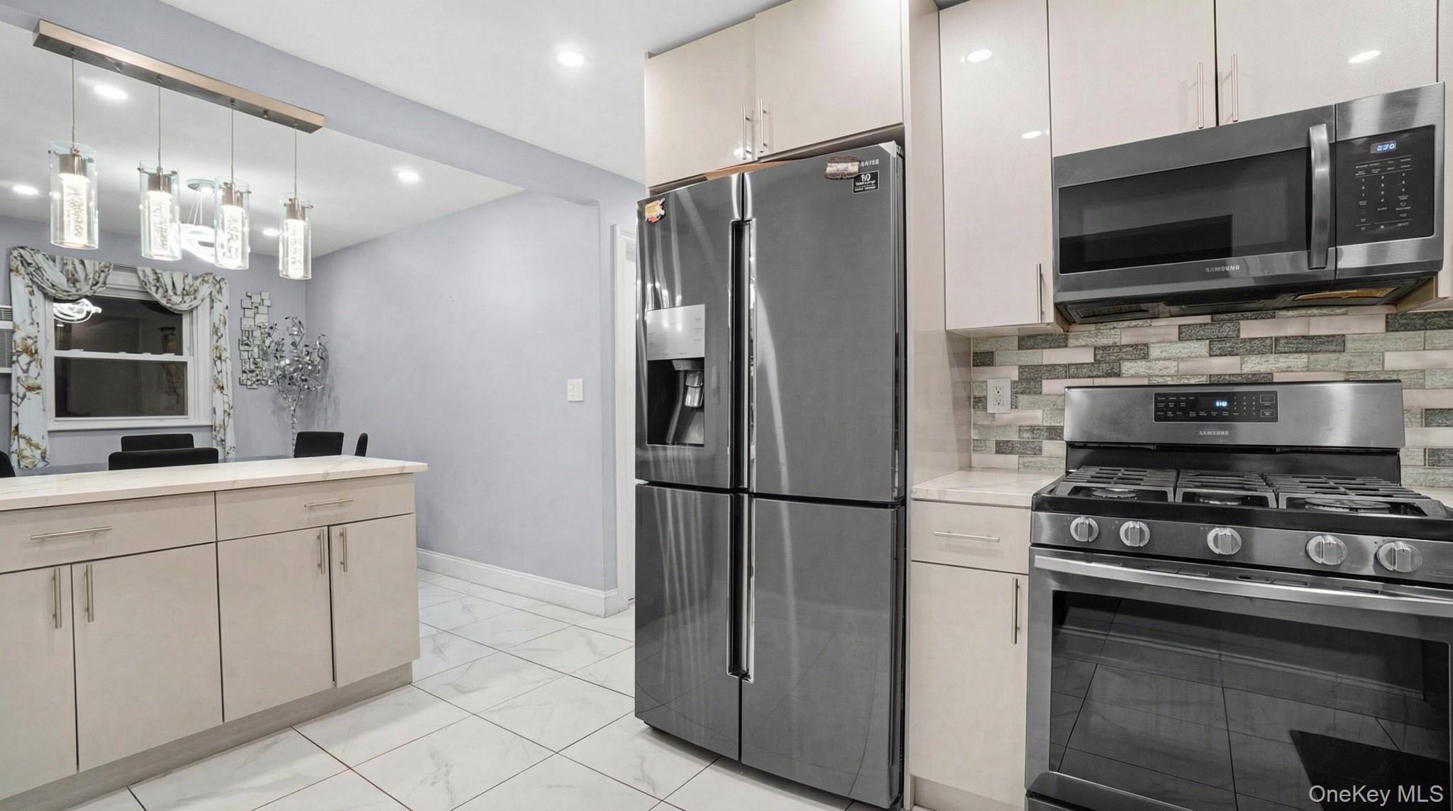 8268 Little Neck Parkway Property Photo 10