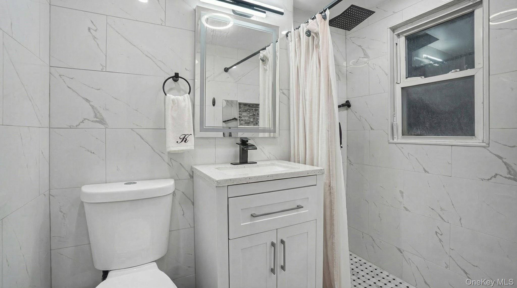 8268 Little Neck Parkway Property Photo 12