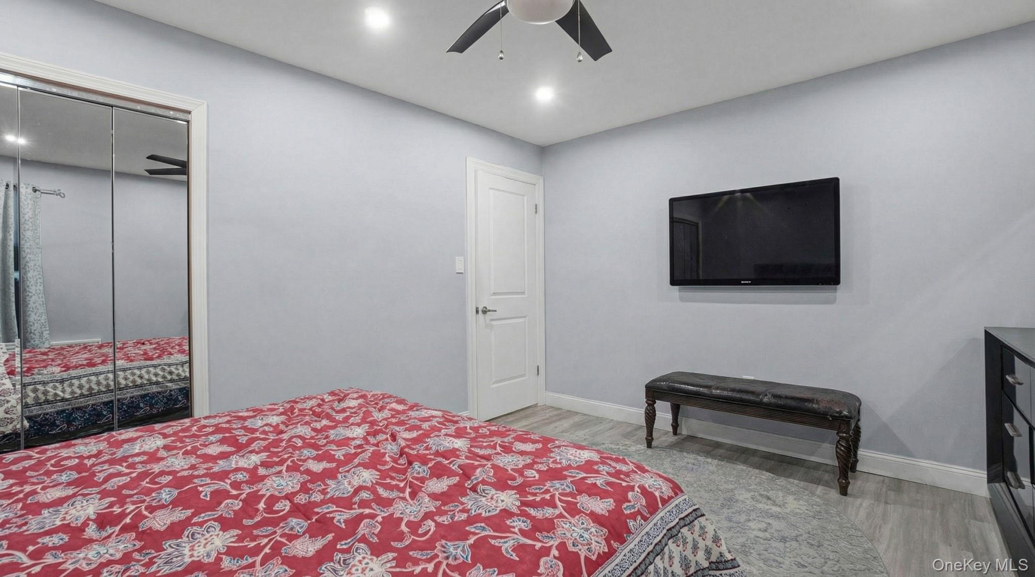 8268 Little Neck Parkway Property Photo 18