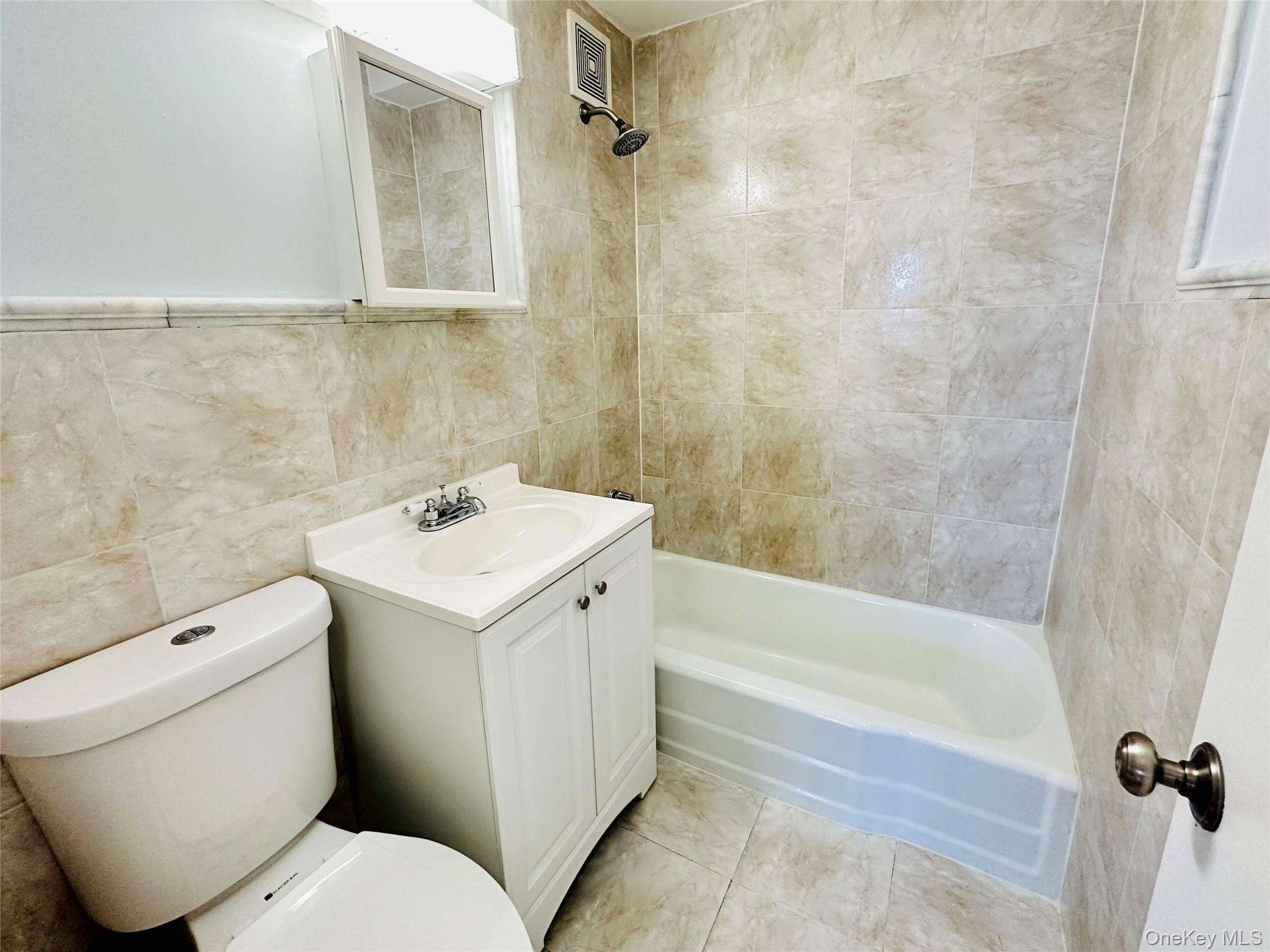 880 Boynton Avenue 18a Property Photo 12