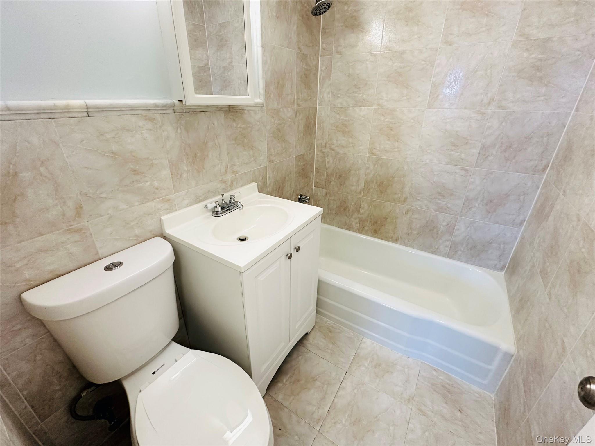 880 Boynton Avenue 18a Property Photo 17