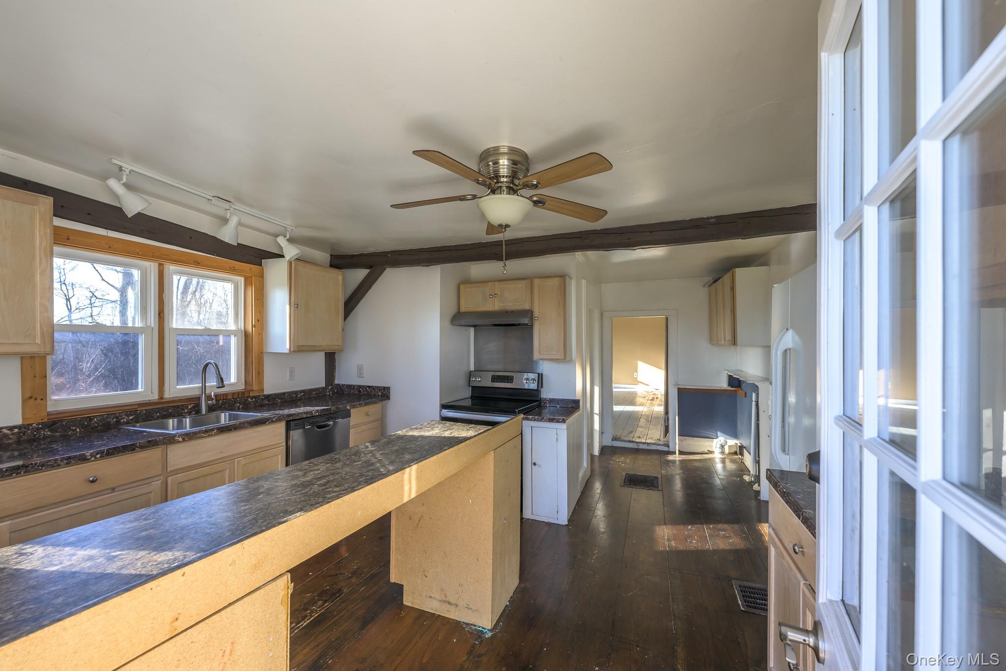 91 Scheller Park Road Property Photo 14
