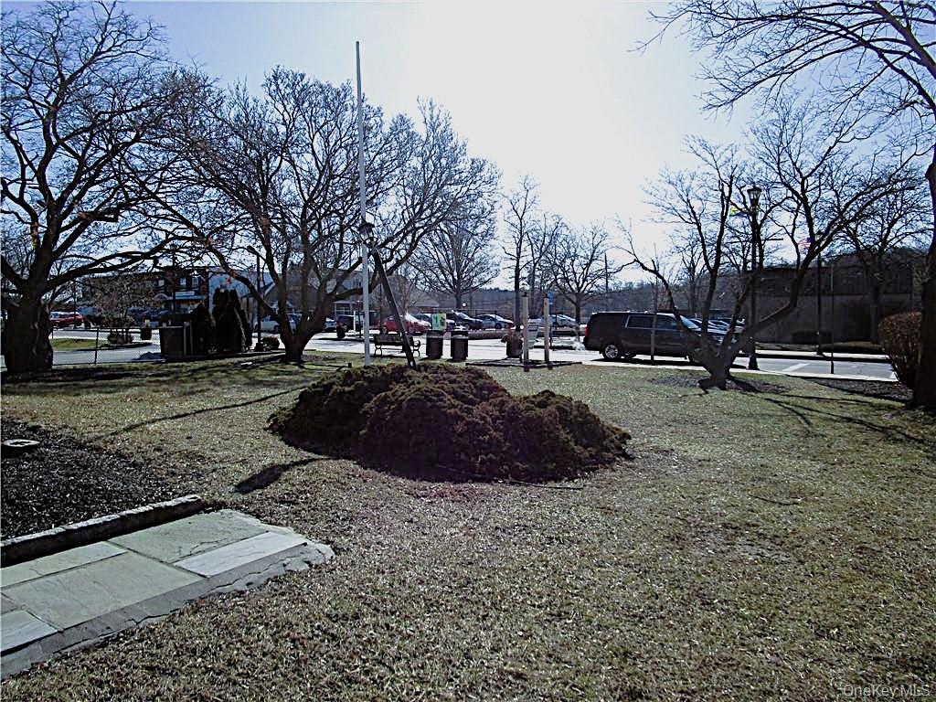 1952 Commerce Street Property Photo 3