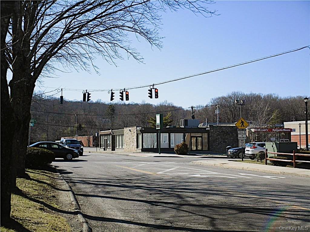 1952 Commerce Street Property Photo 7