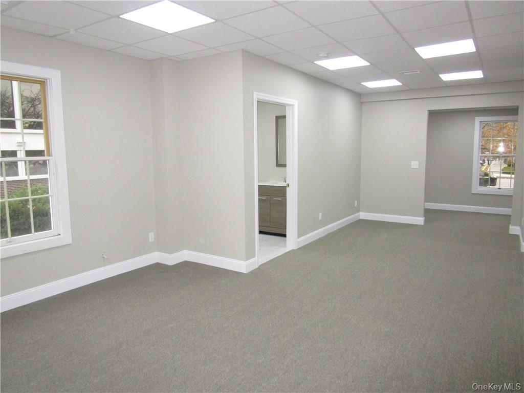 1952 Commerce Street Property Photo 13