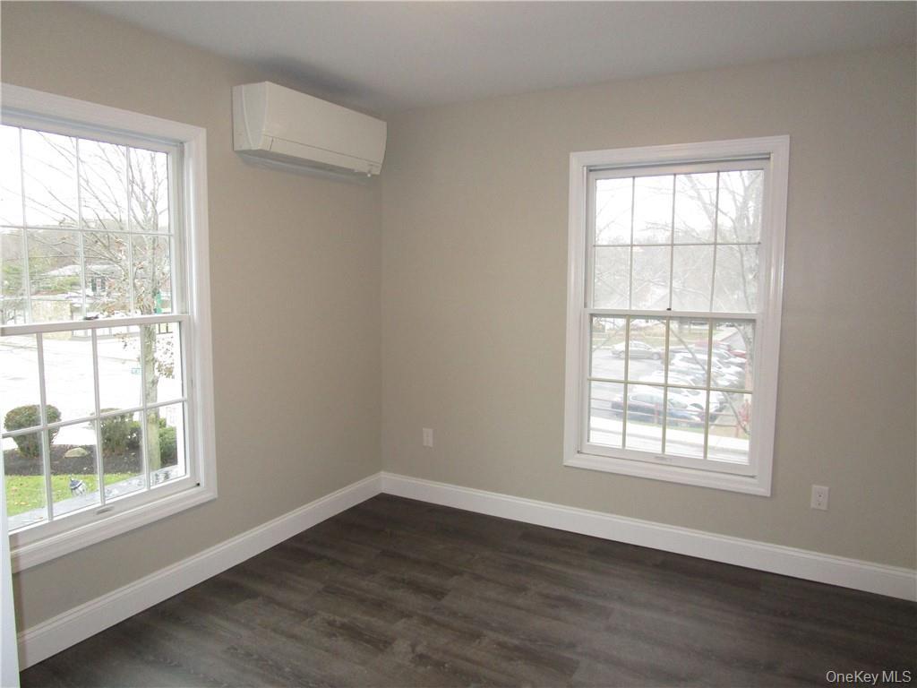 1952 Commerce Street Property Photo 21