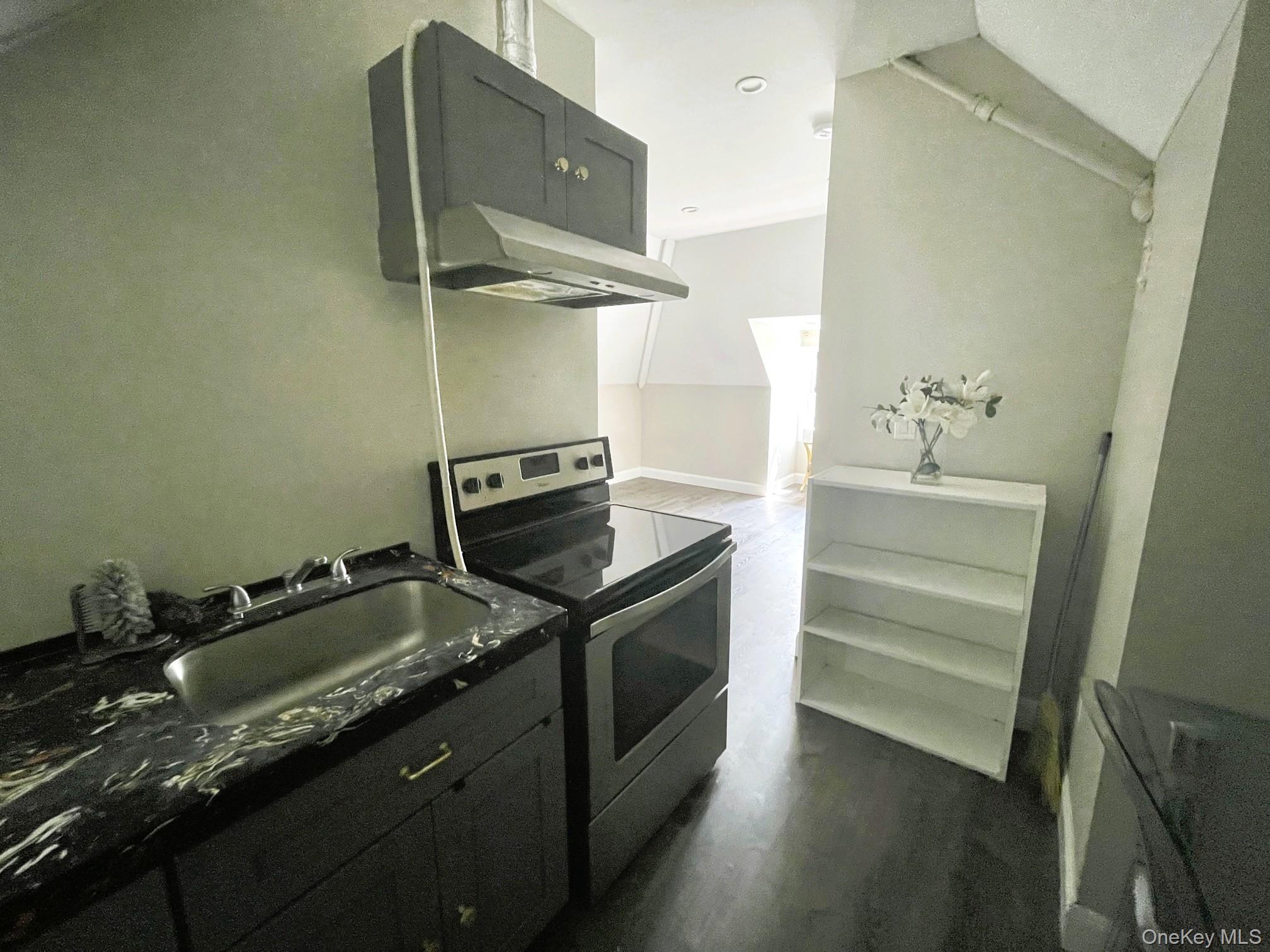1952 Commerce Street Property Photo 28