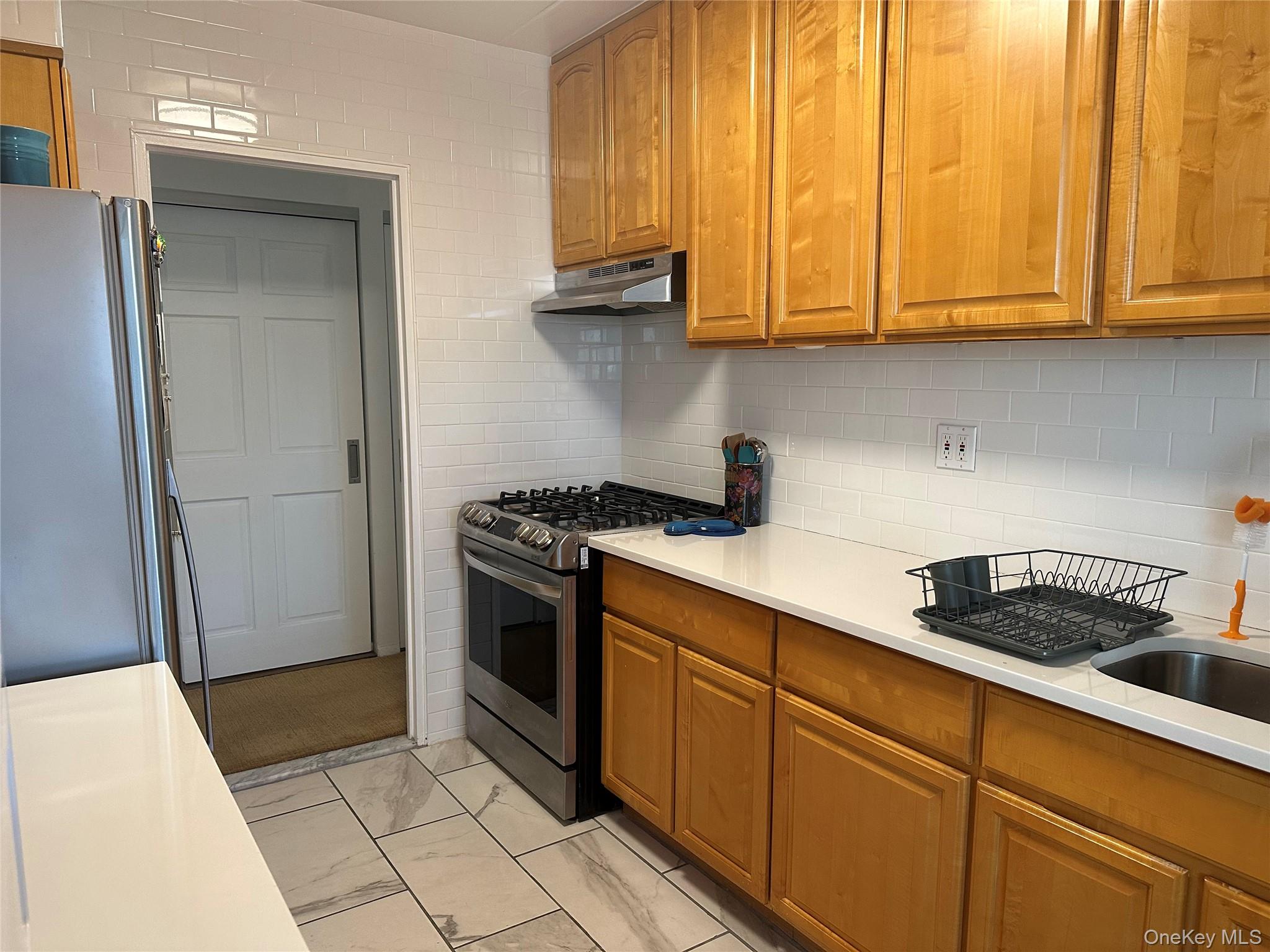 1101 Midland Avenue 323 Property Photo 5