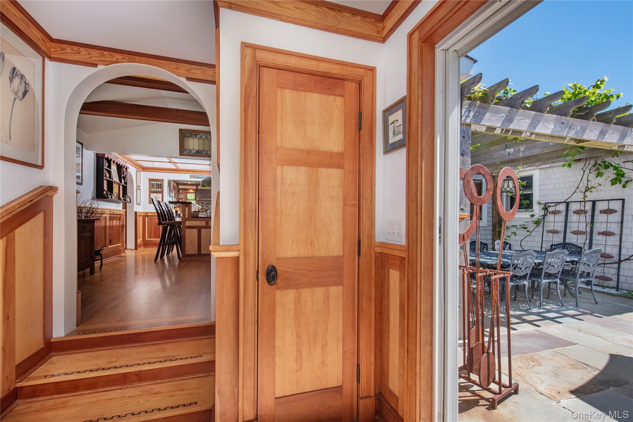 6 White Lane Property Photo 3