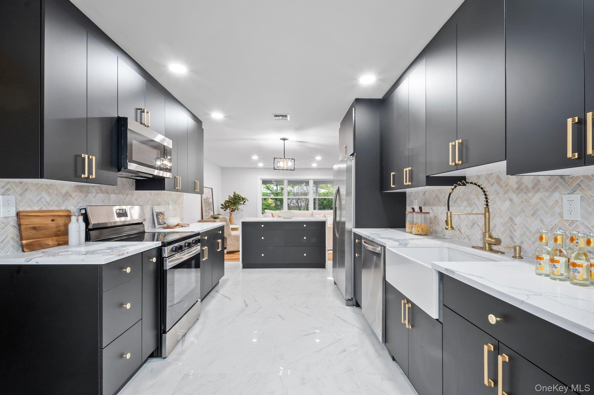 282 Vanderbilt Boulevard Property Photo 13