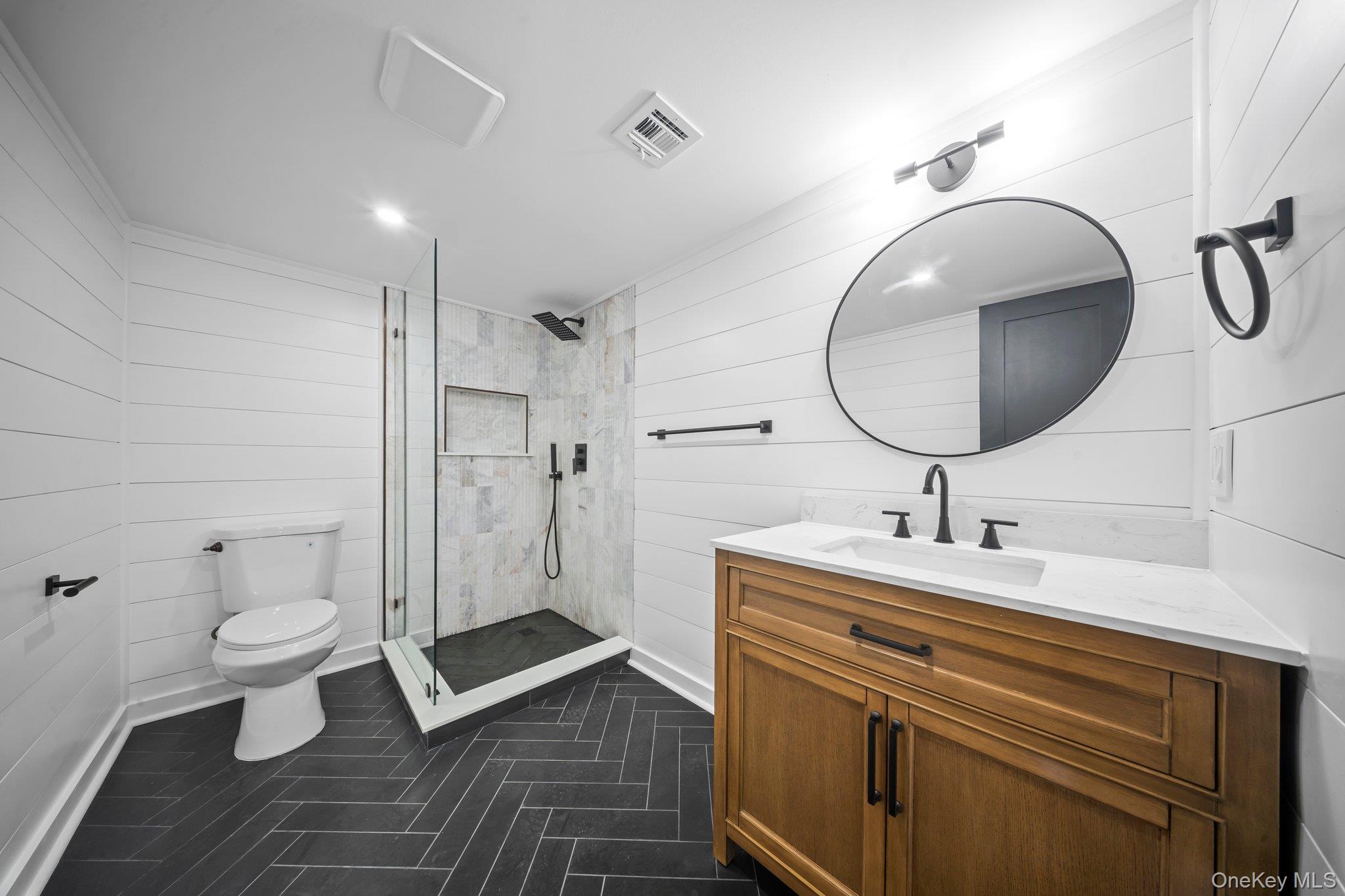 282 Vanderbilt Boulevard Property Photo 14