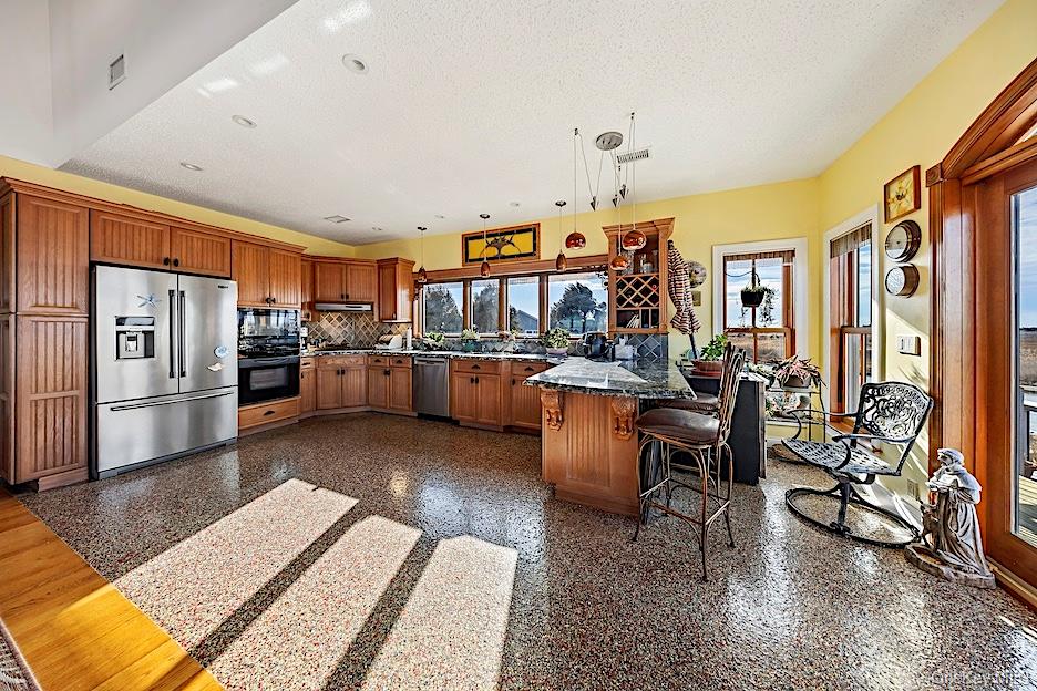 7 Widgeon Way Property Photo 3