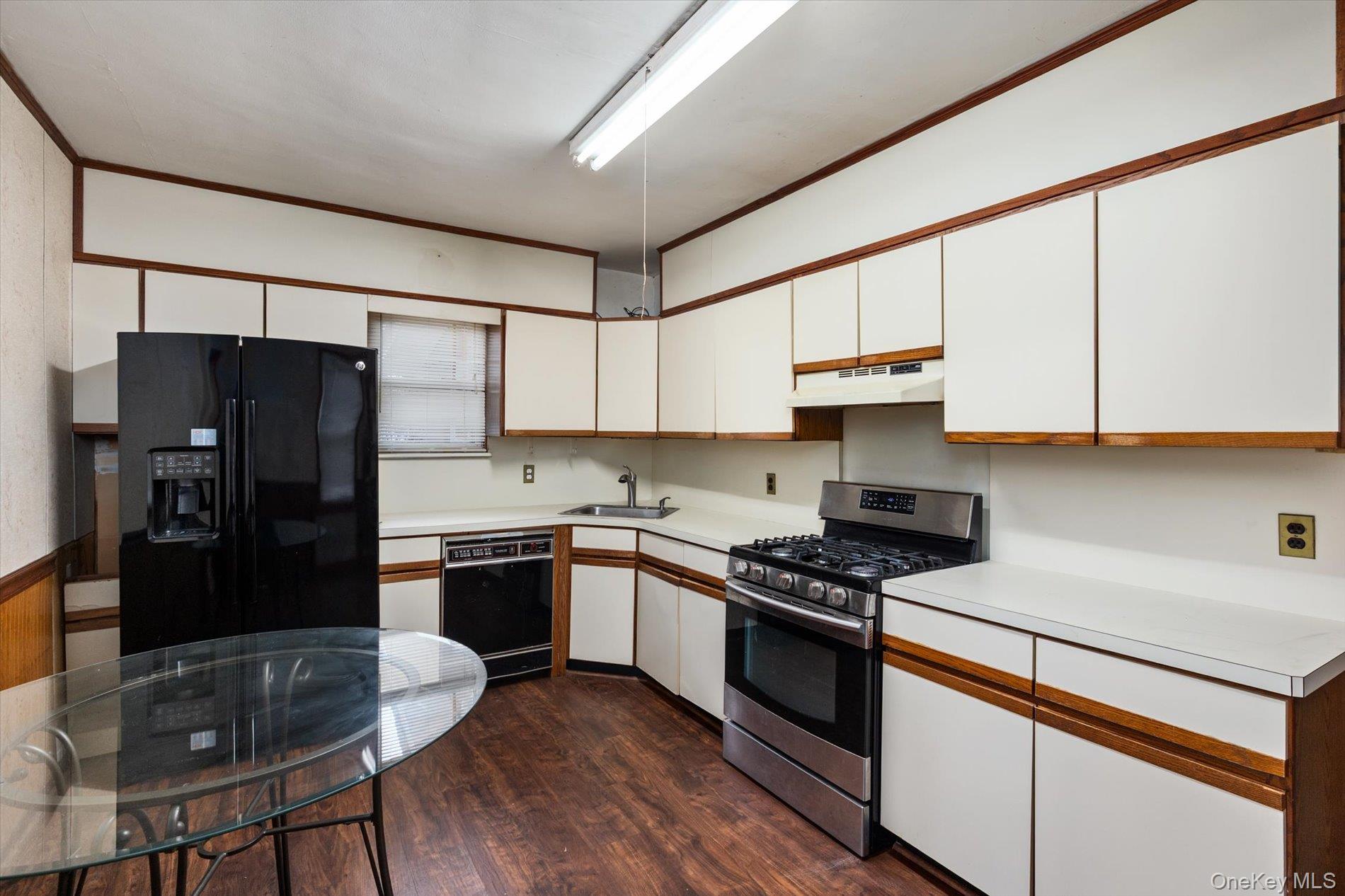 140 Park Avenue Property Photo 10