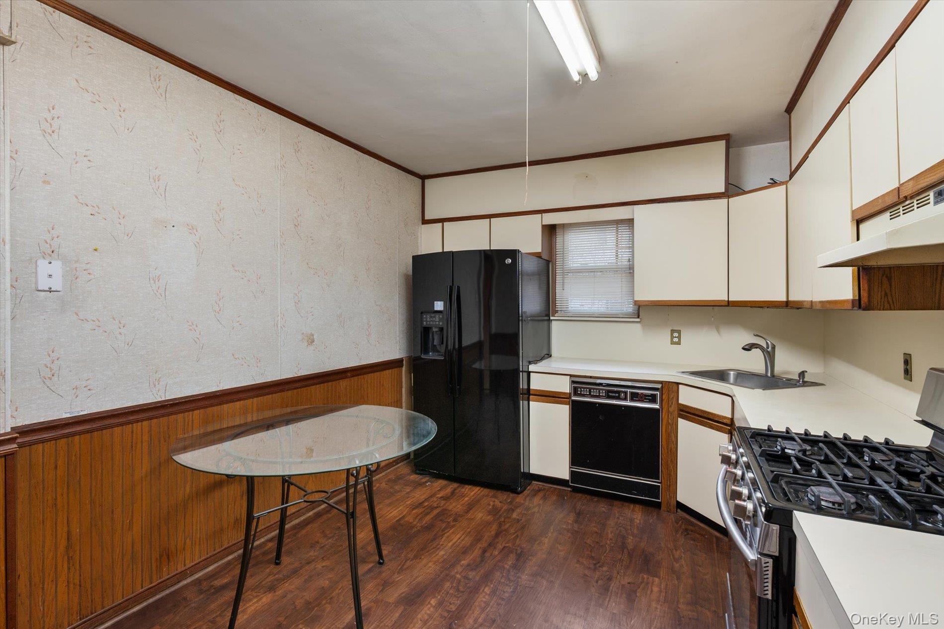 140 Park Avenue Property Photo 11
