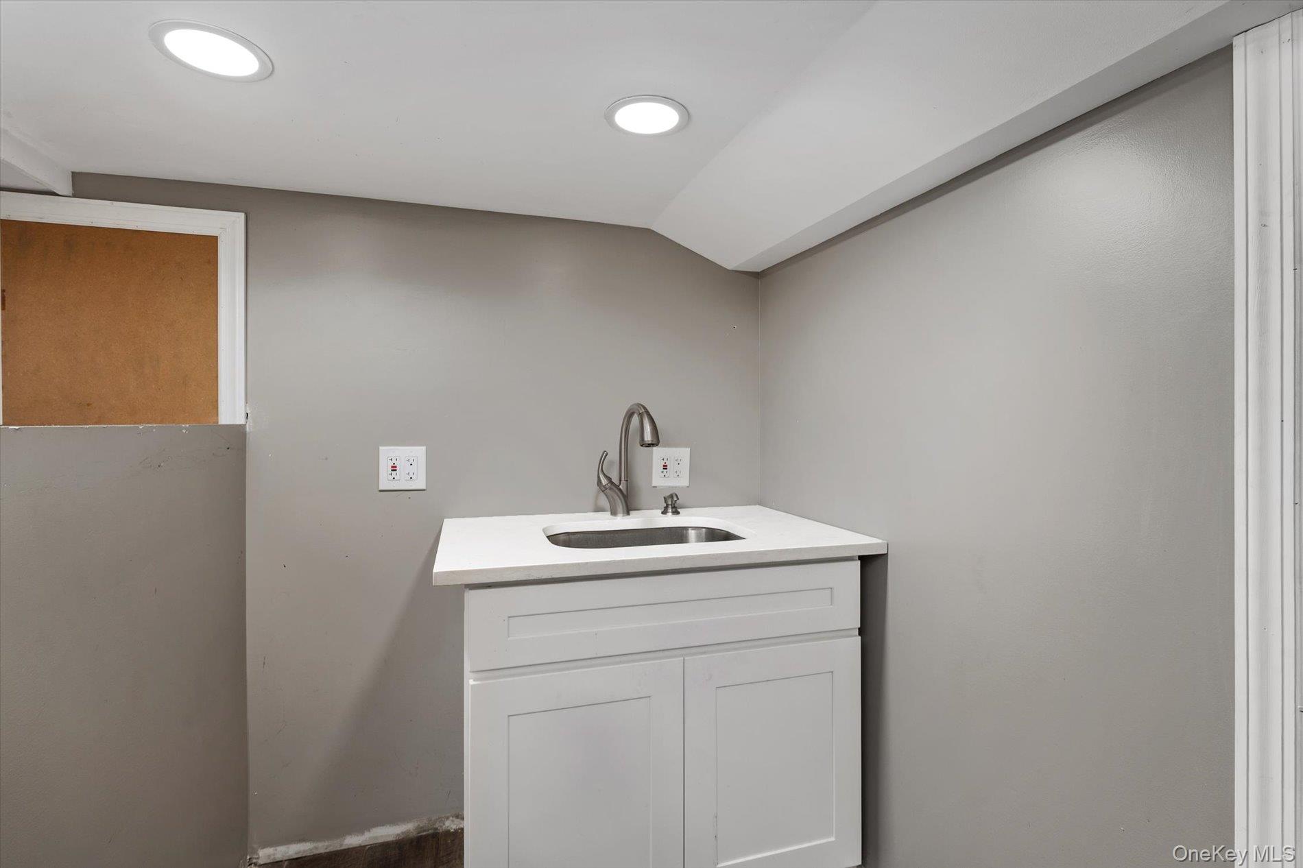 140 Park Avenue Property Photo 23