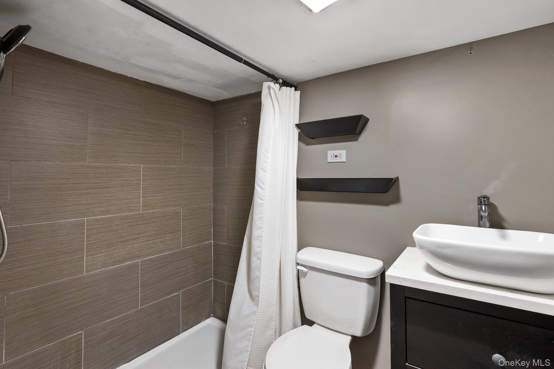 140 Park Avenue Property Photo 24