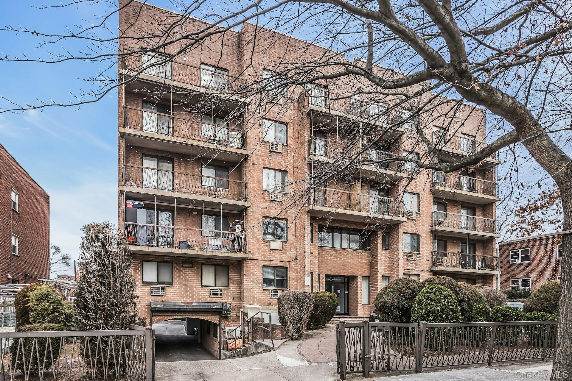 147-45 Barclay Avenue 5b Property Photo 3