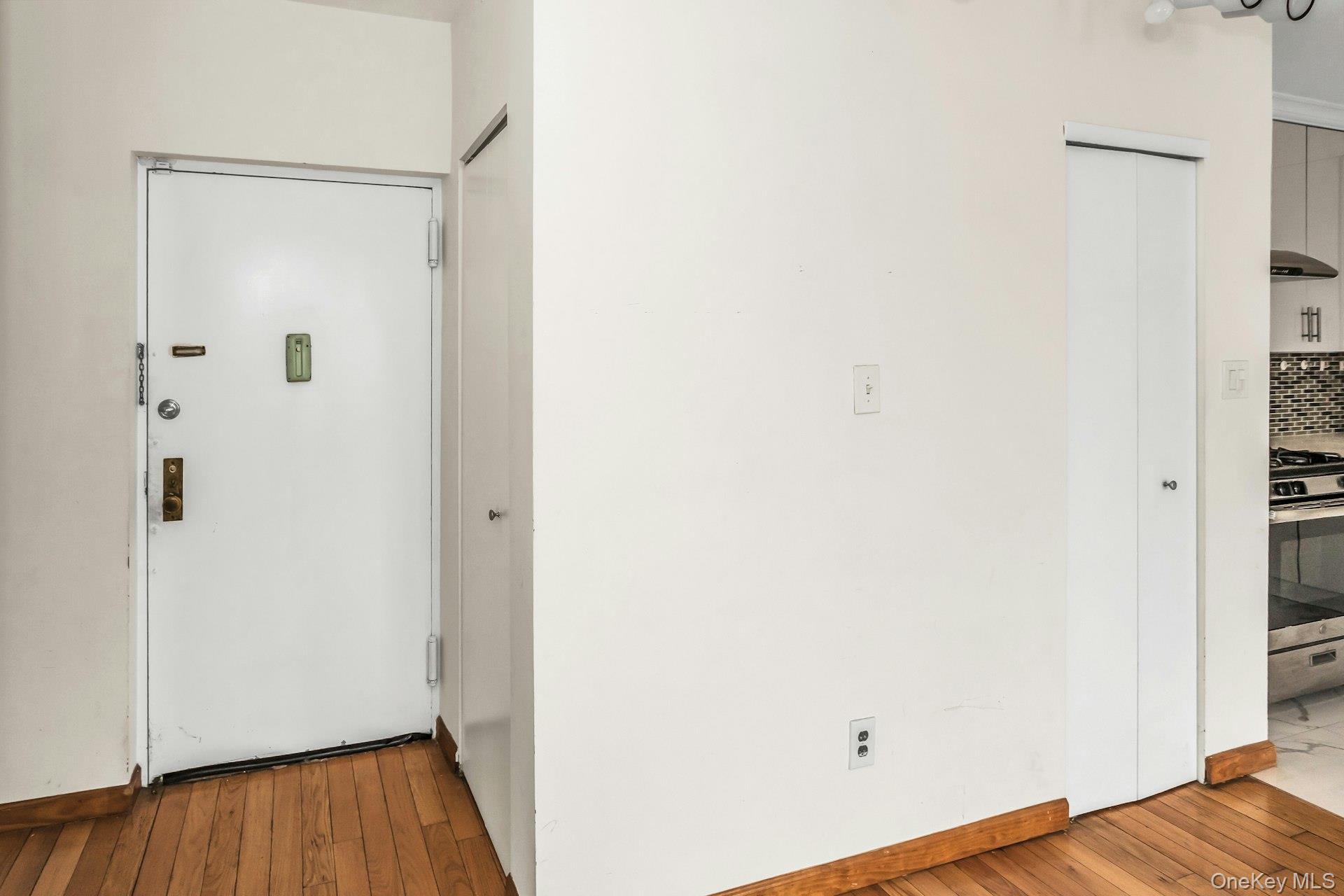 147-45 Barclay Avenue 5b Property Photo 4