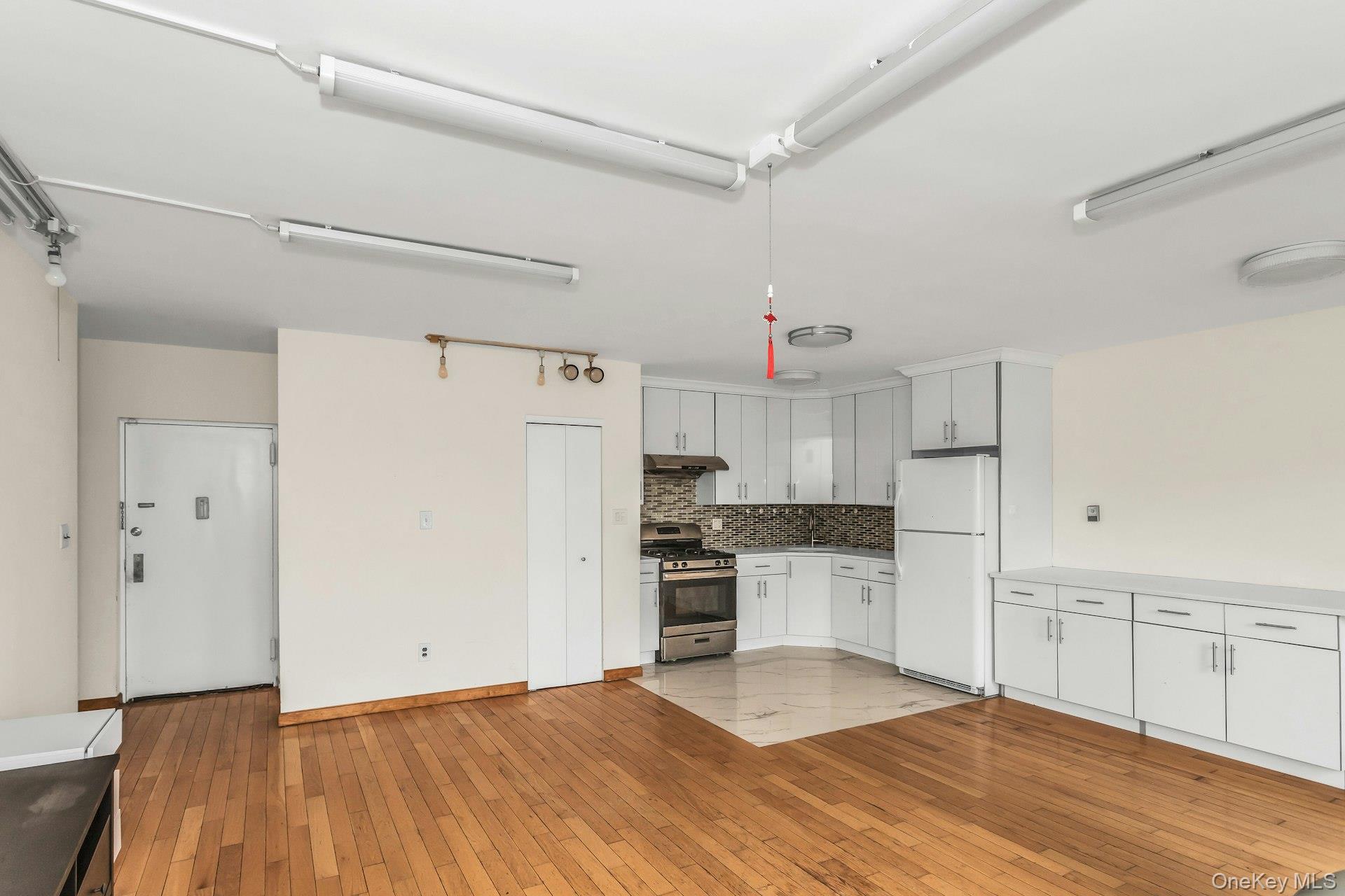 147-45 Barclay Avenue 5b Property Photo 7