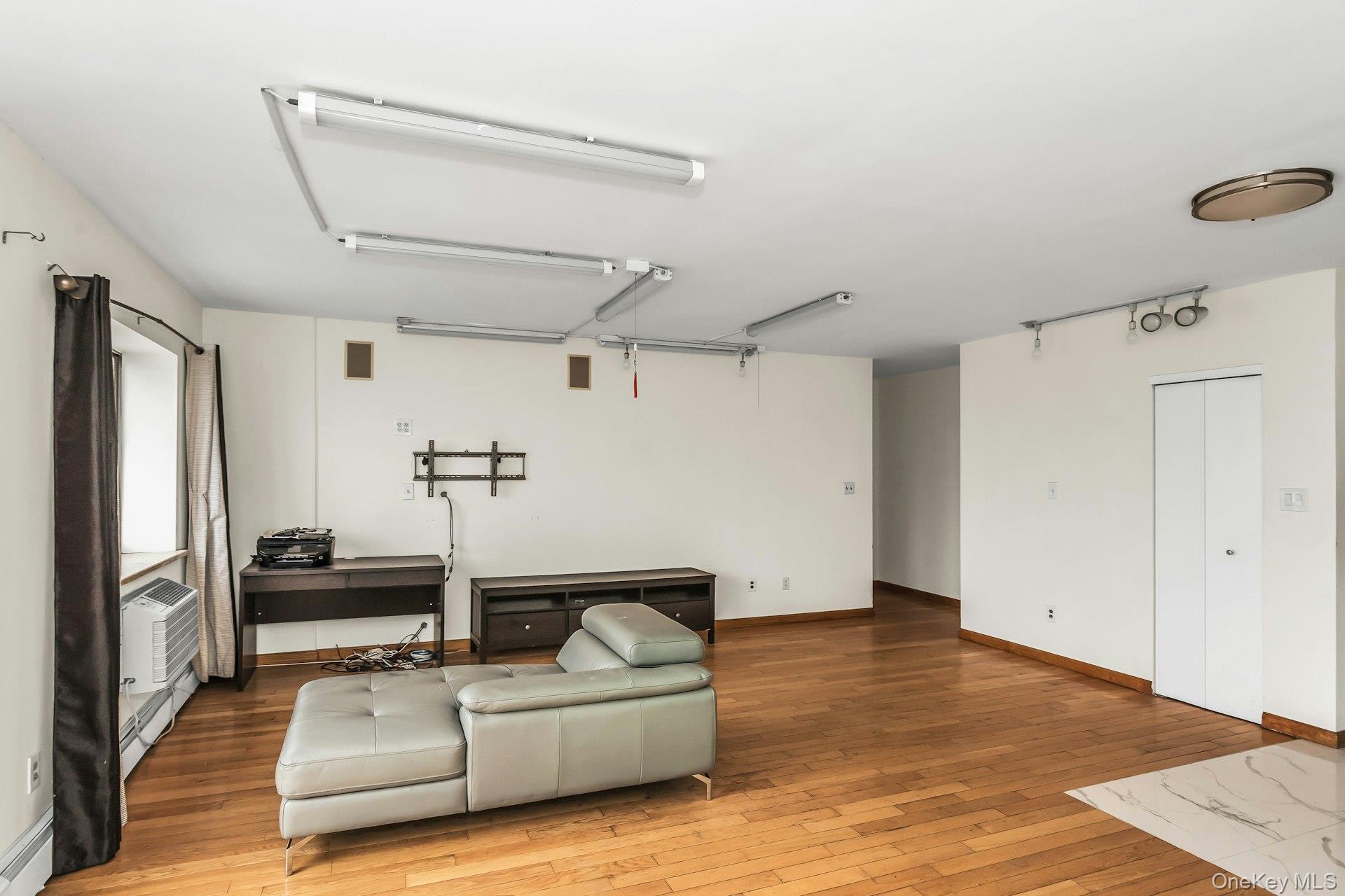 147-45 Barclay Avenue 5b Property Photo 9