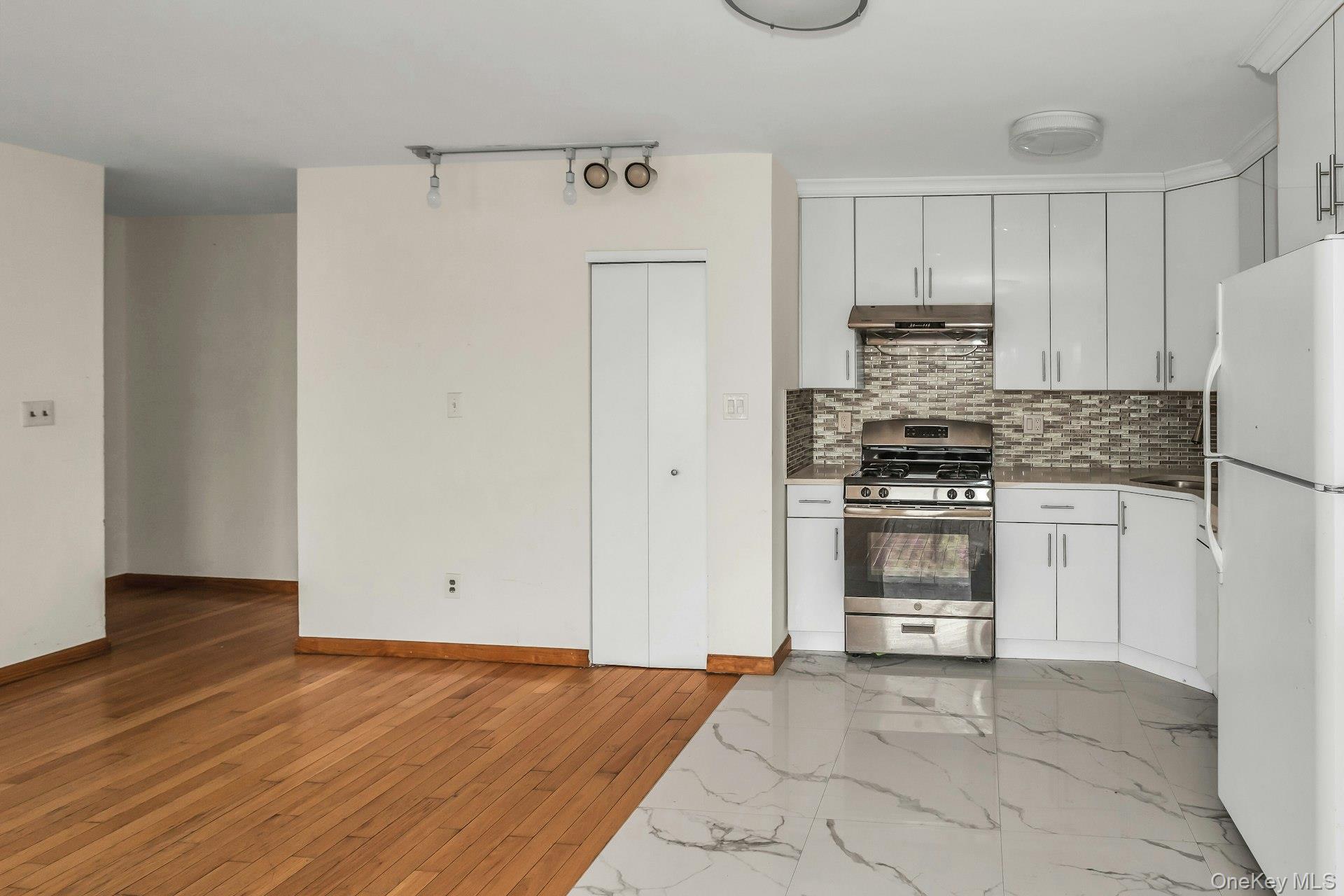 147-45 Barclay Avenue 5b Property Photo 11