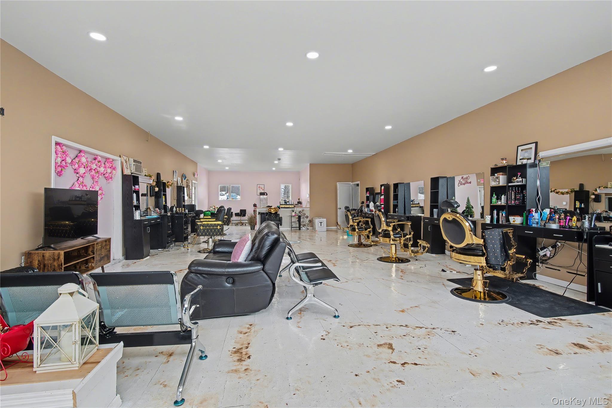 384-386 Broadway Property Photo 27