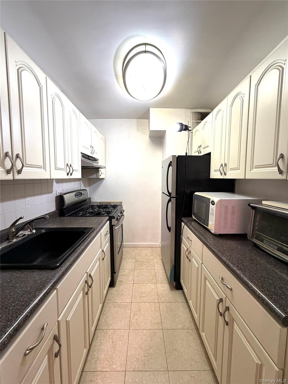 142-05 Roosevelt Avenue 539 Property Photo 8
