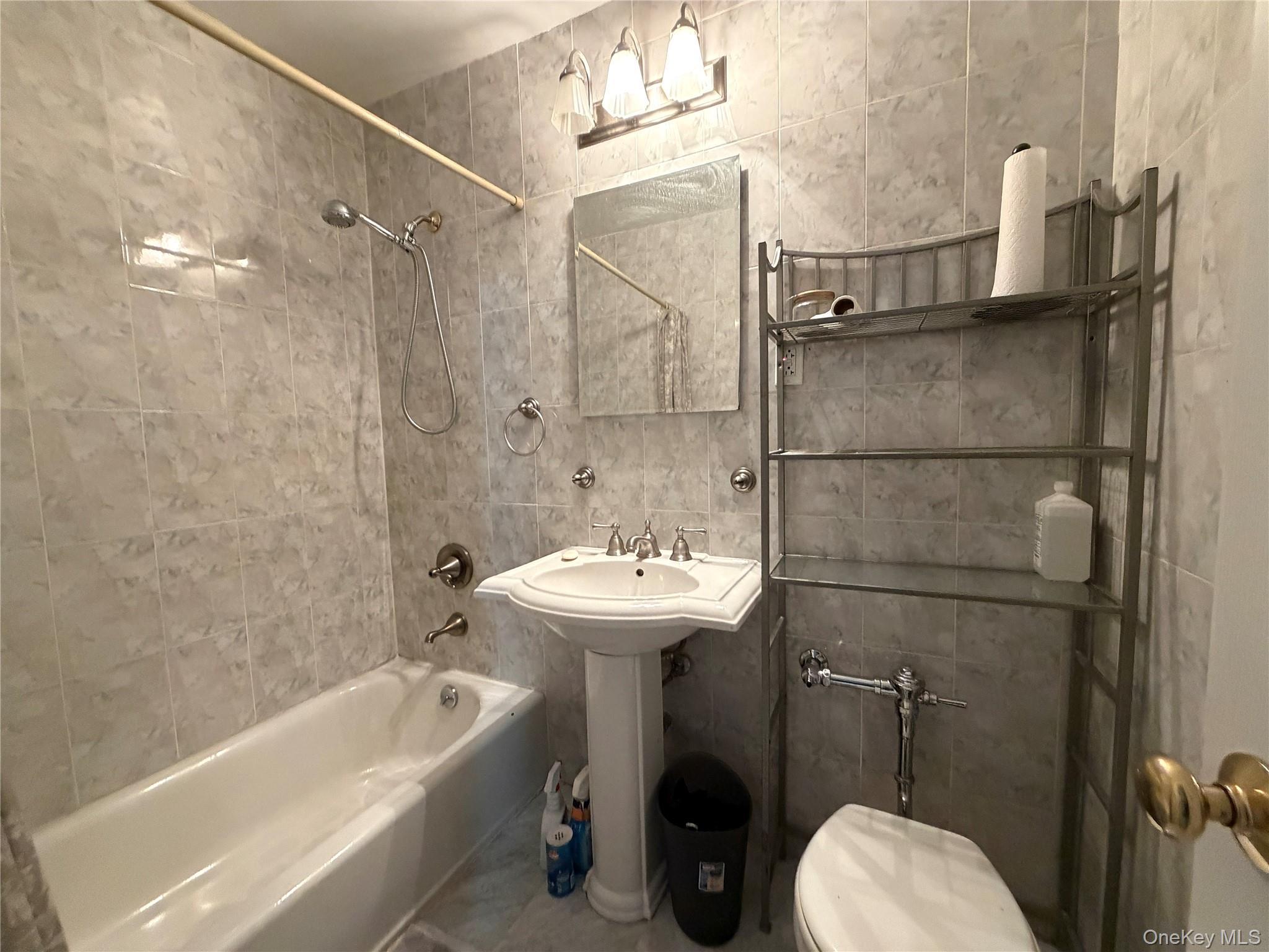 142-05 Roosevelt Avenue 539 Property Photo 9