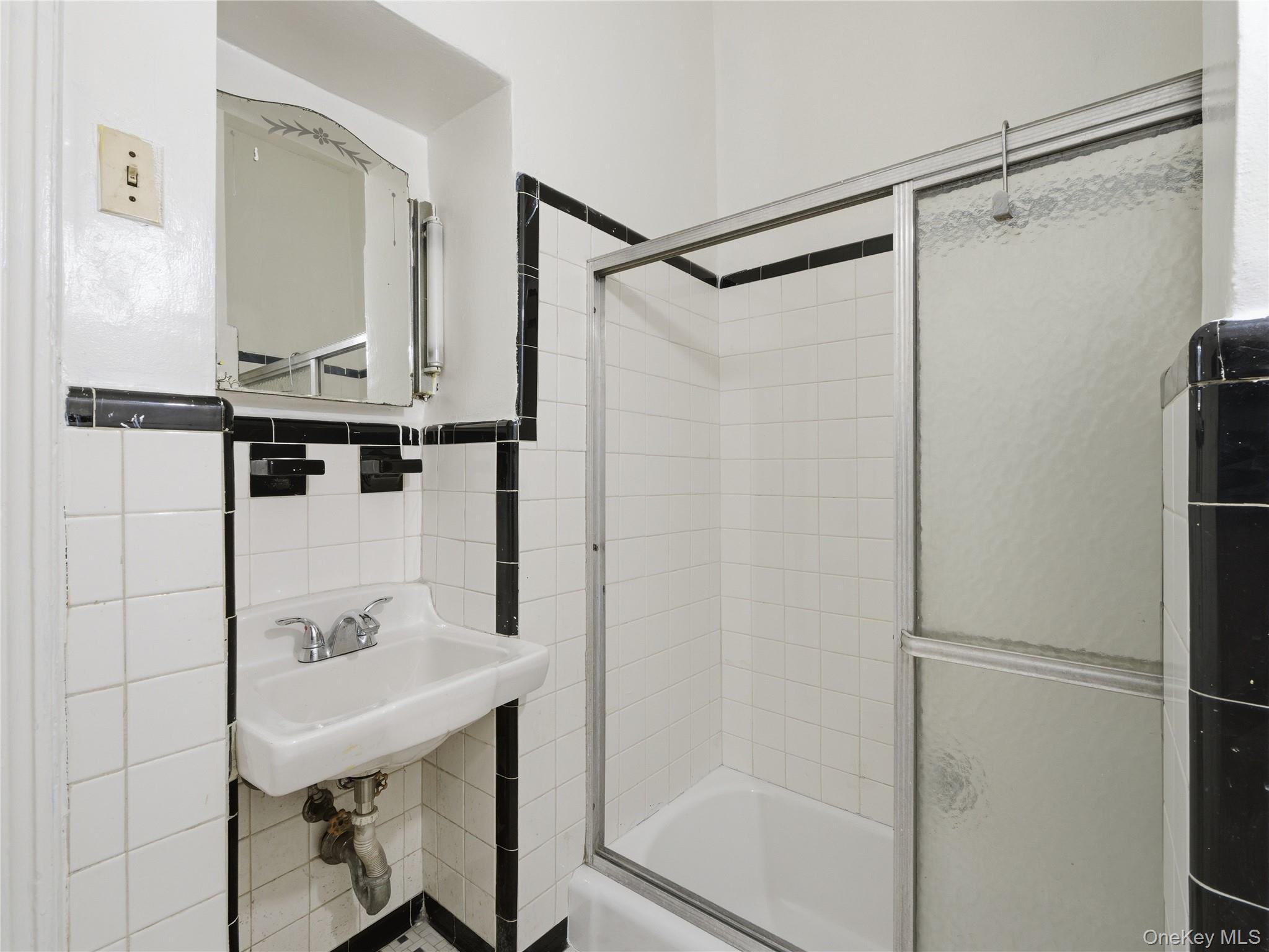 372 Parkside Avenue Property Photo 9