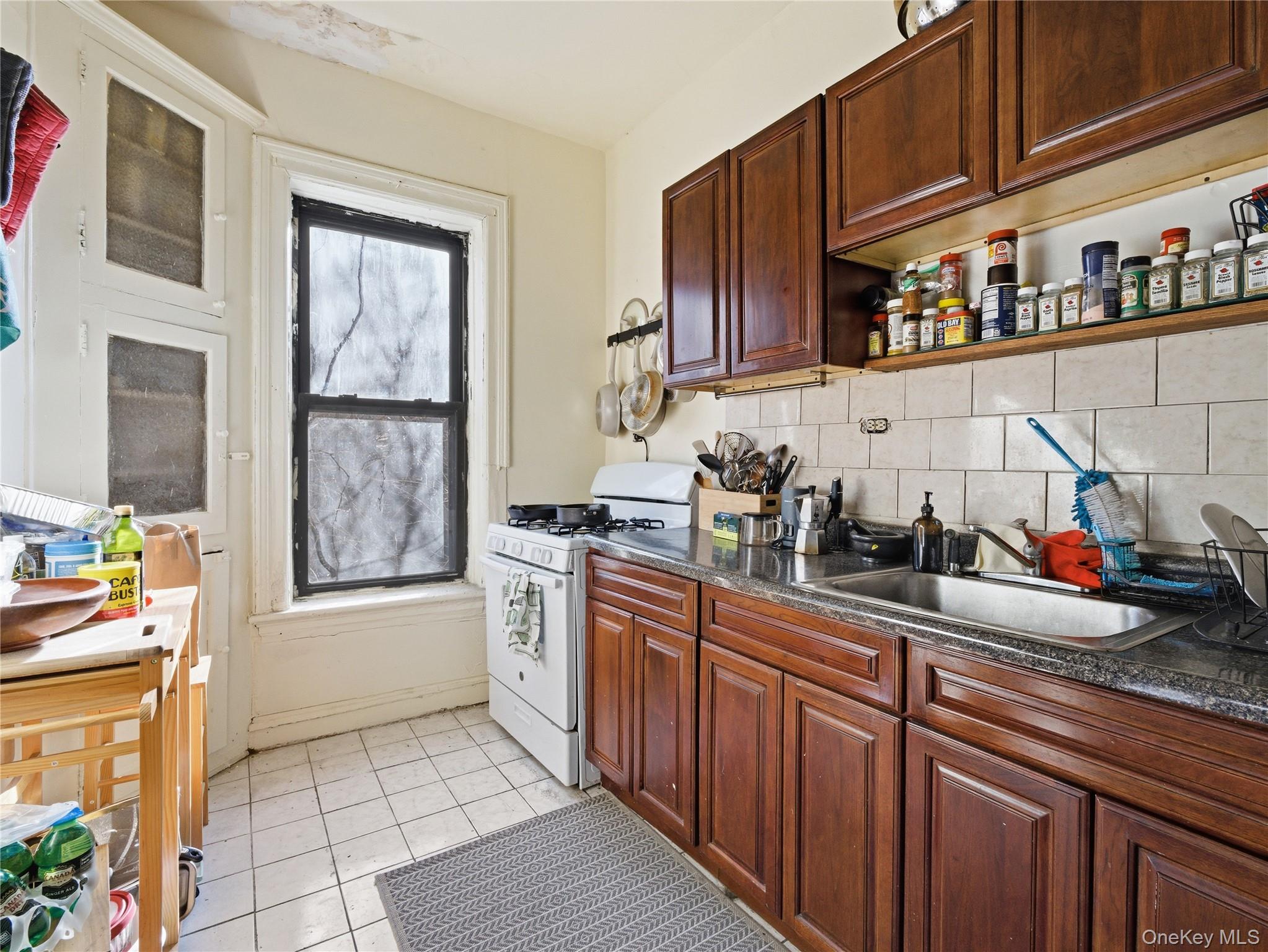 372 Parkside Avenue Property Photo 29