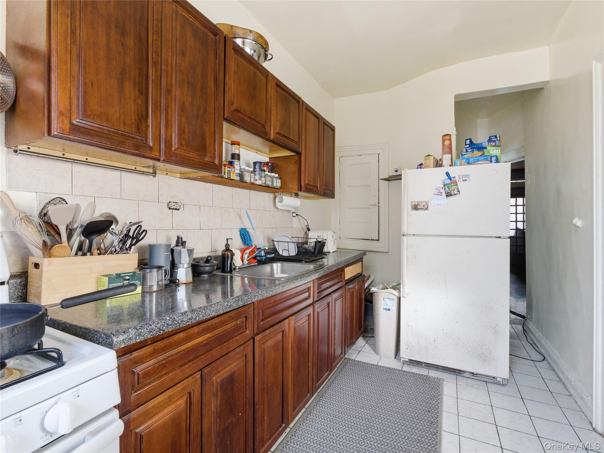 372 Parkside Avenue Property Photo 30