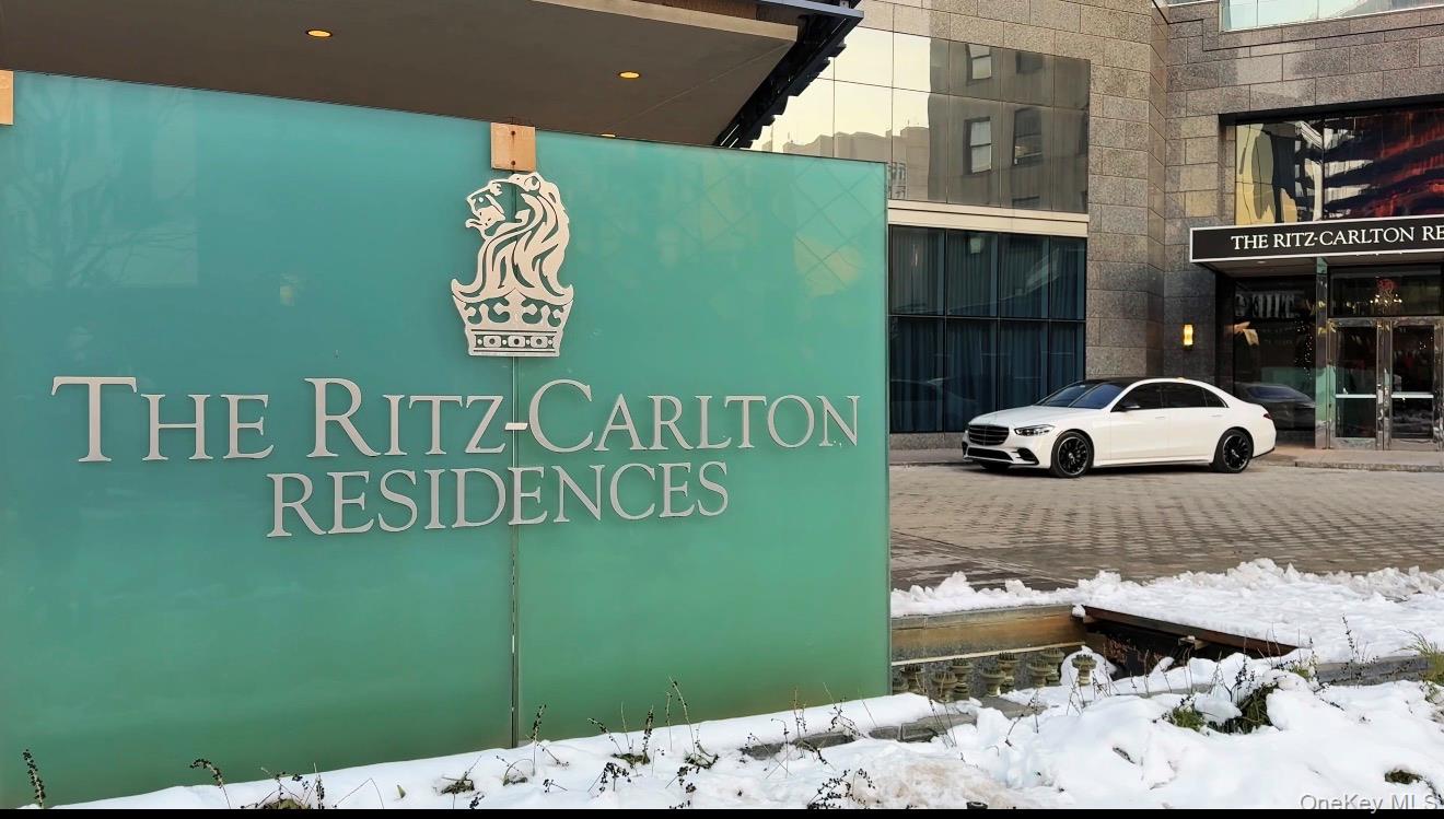 1 Renaissance Square 10g Property Photo 2