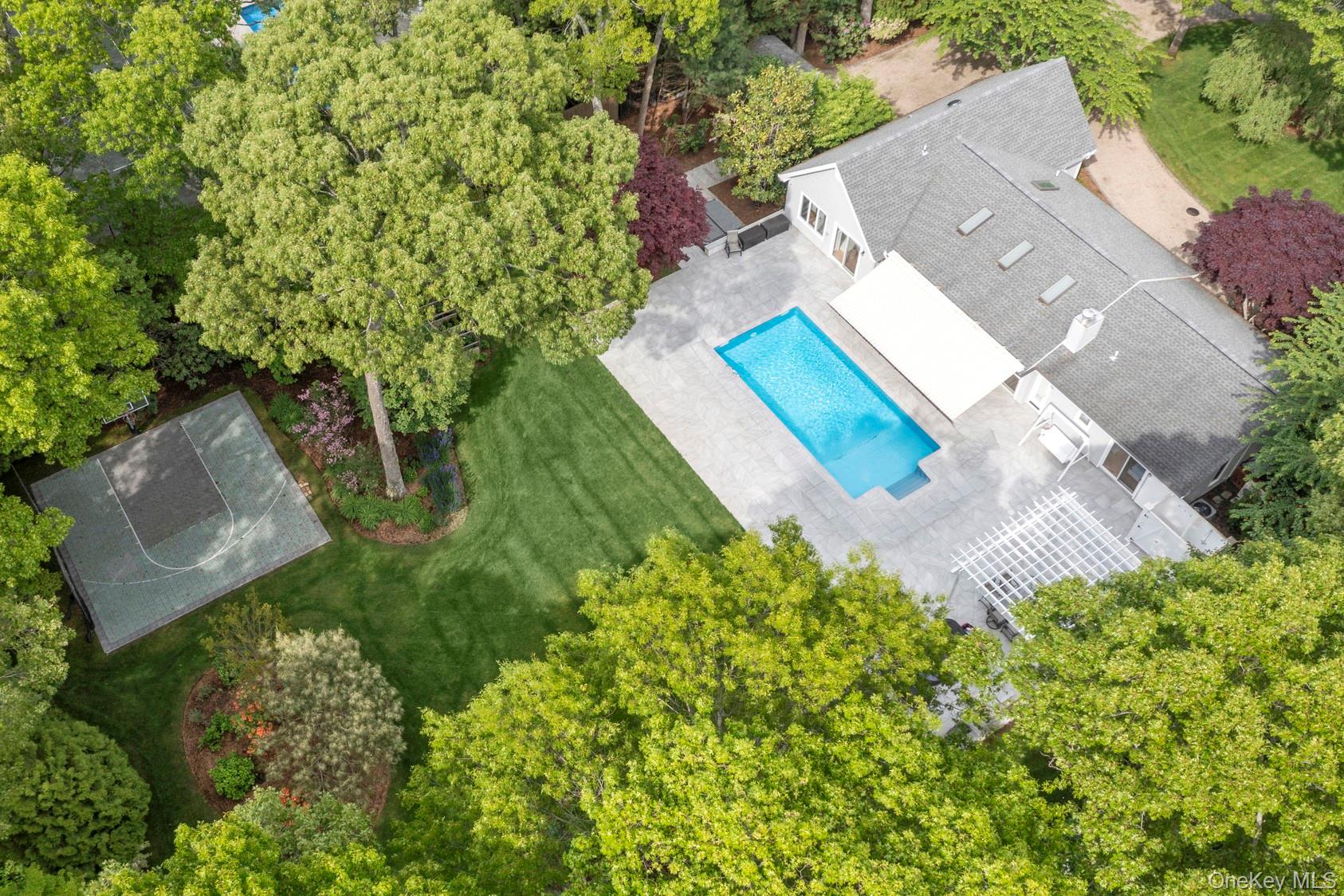 47 Bridle Path Property Photo 2