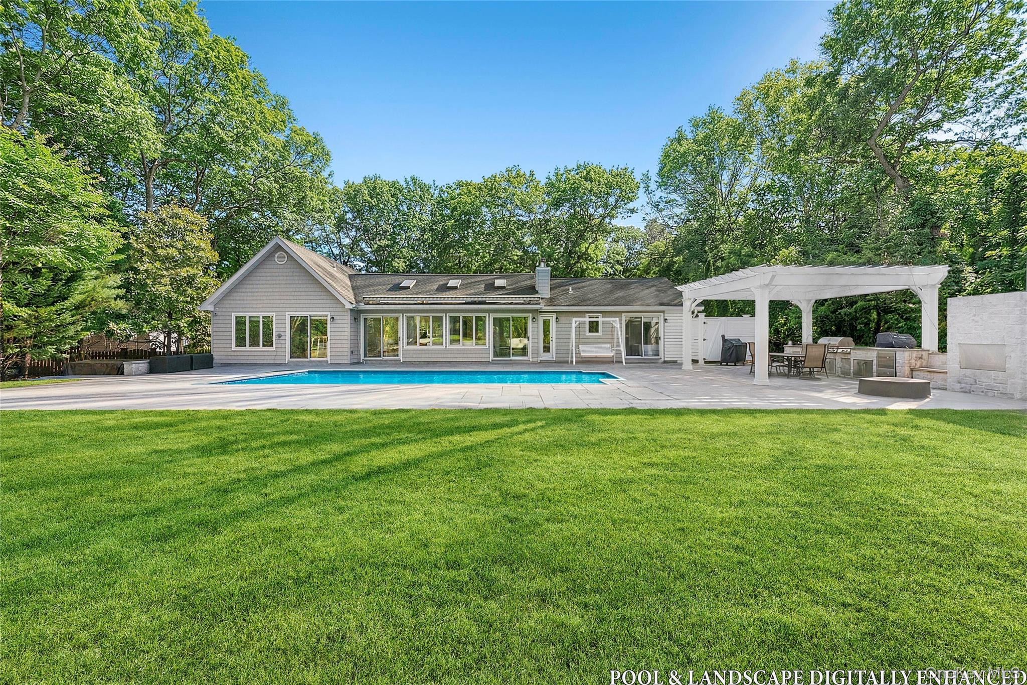47 Bridle Path Property Photo 3