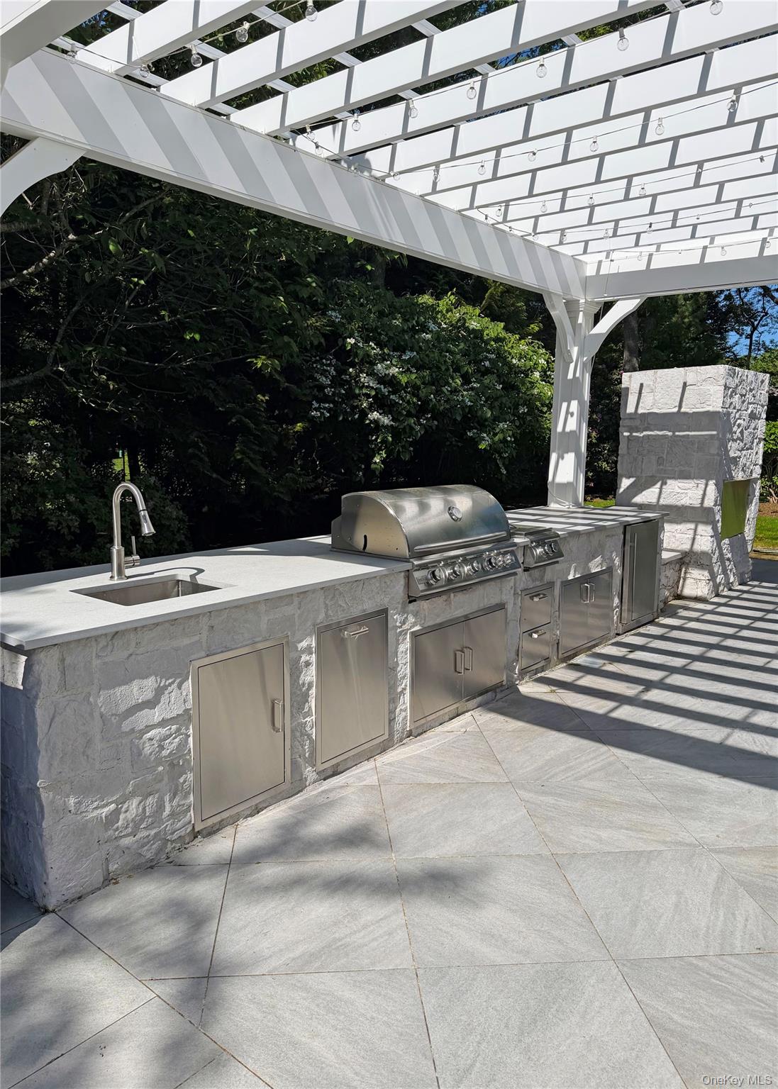47 Bridle Path Property Photo 5
