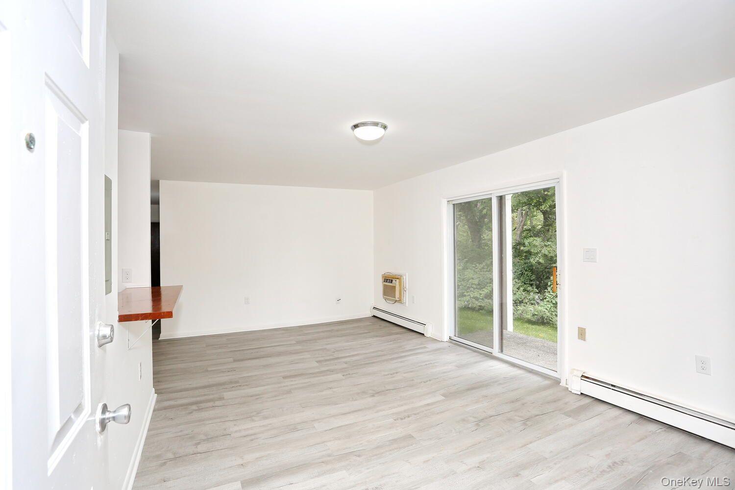366 Concord Lane Property Photo 4