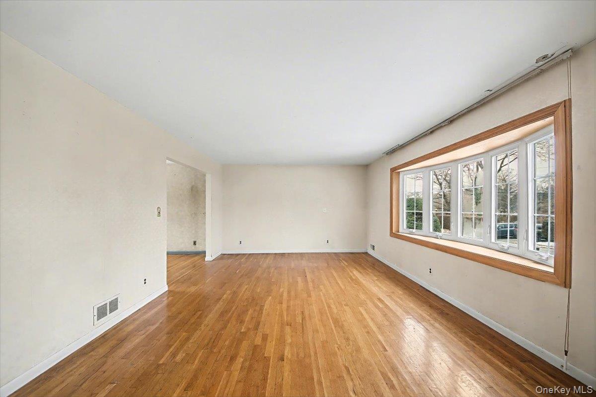 39 Claire Avenue Property Photo 3