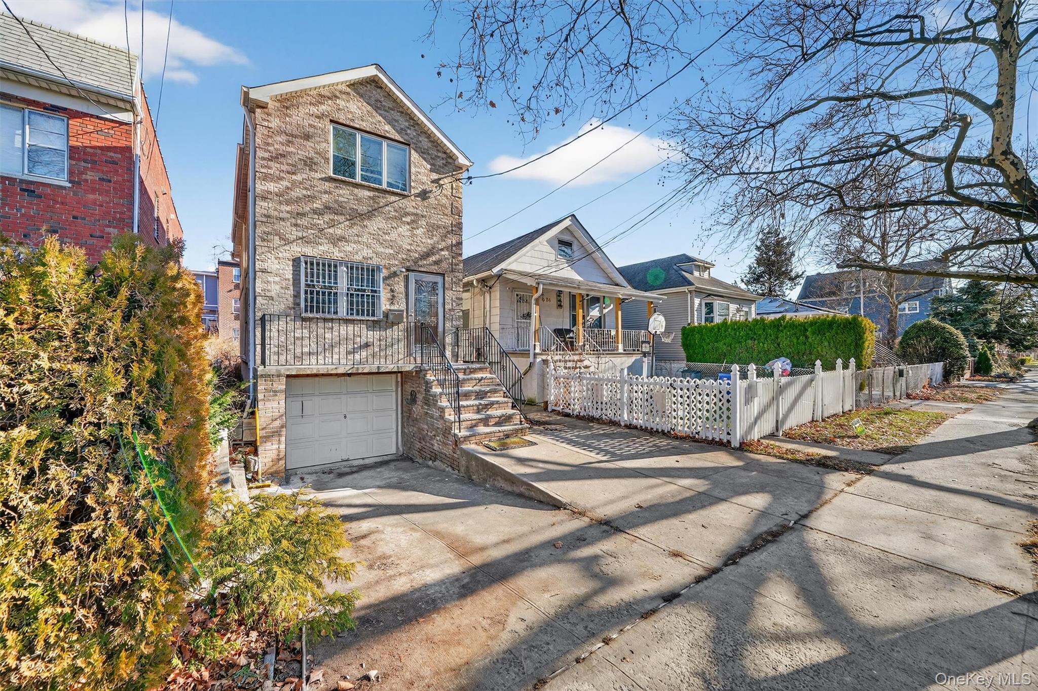636 Throggs Neck Expressway Property Photo 1