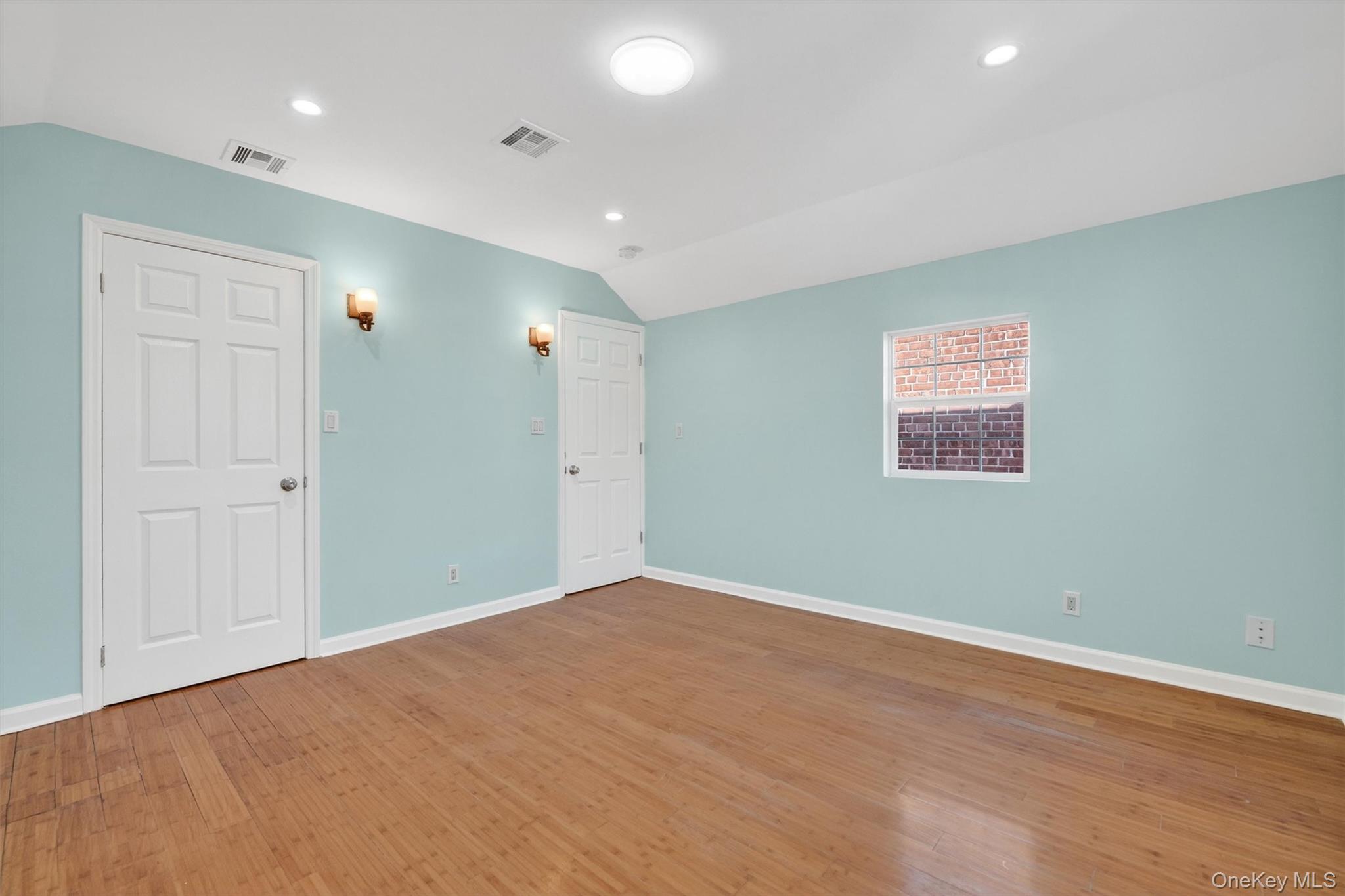 636 Throggs Neck Expressway Property Photo 26